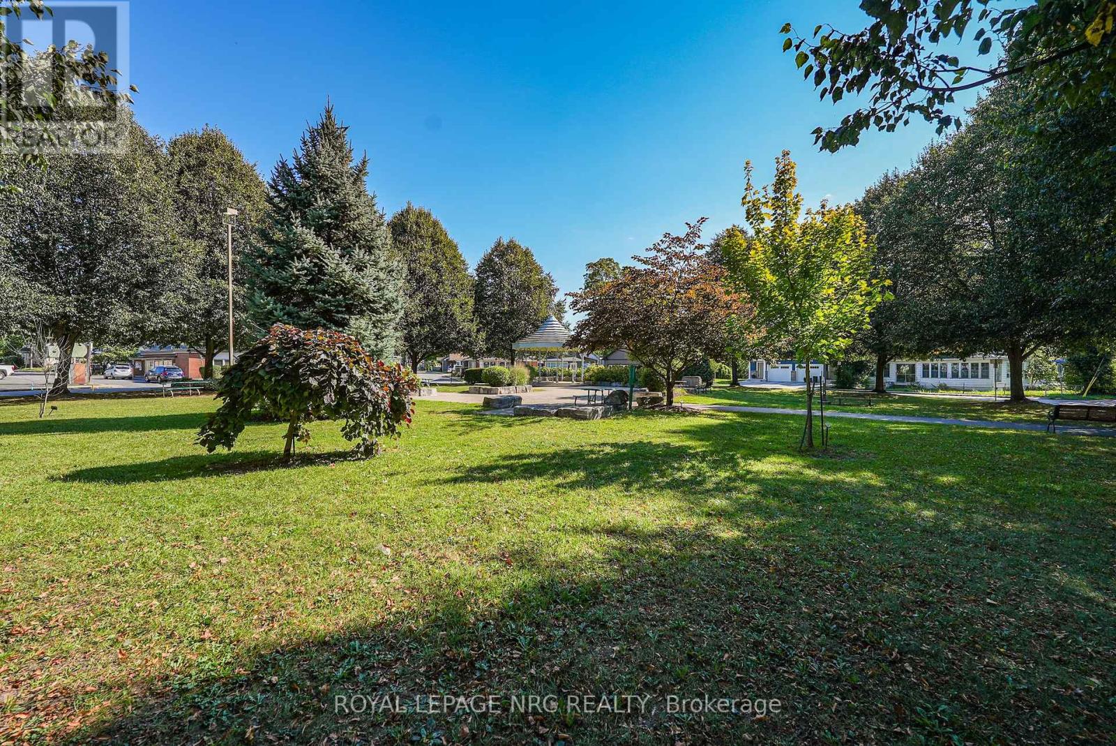 58 Queens Circle, Fort Erie, Ontario  L0S 1B0 - Photo 4 - X12383016
