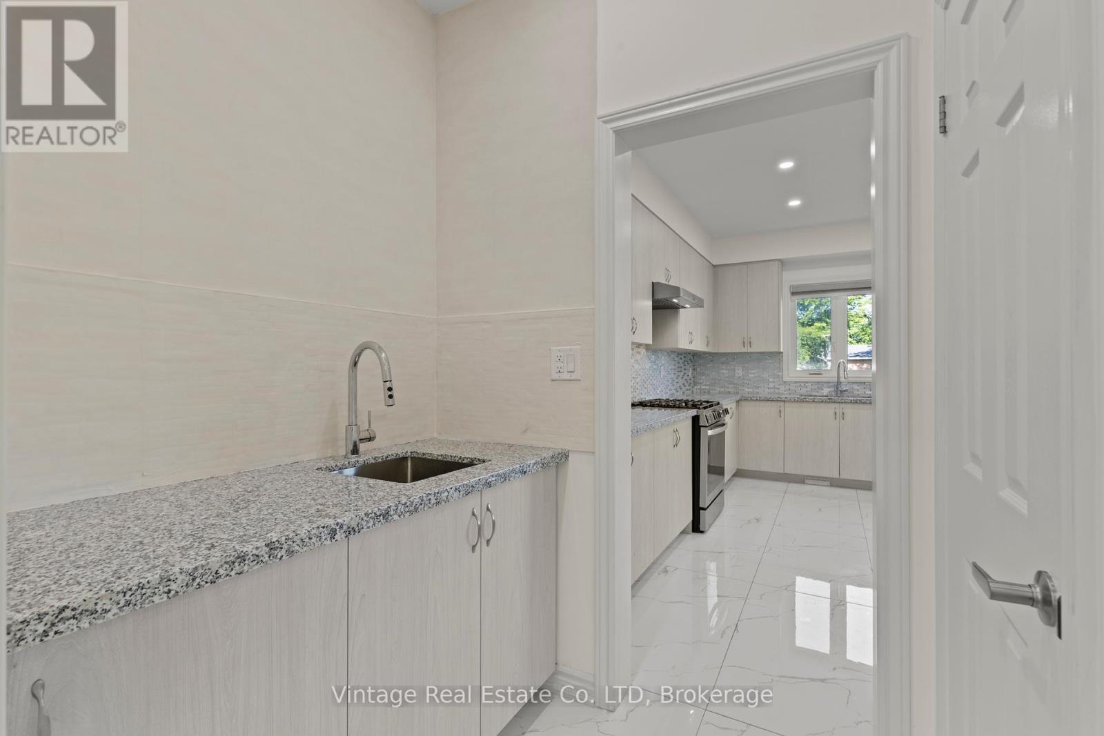 1127 Kennedy Drive, Fort Erie, Ontario  L2A 5P4 - Photo 11 - X12383024
