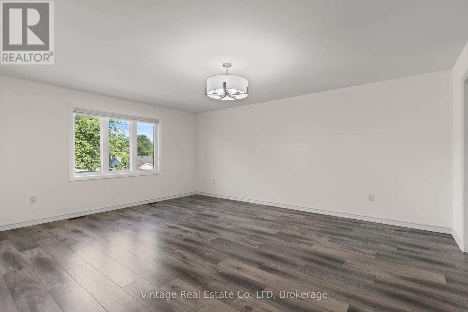 1127 Kennedy Drive, Fort Erie, Ontario  L2A 5P4 - Photo 22 - X12383024