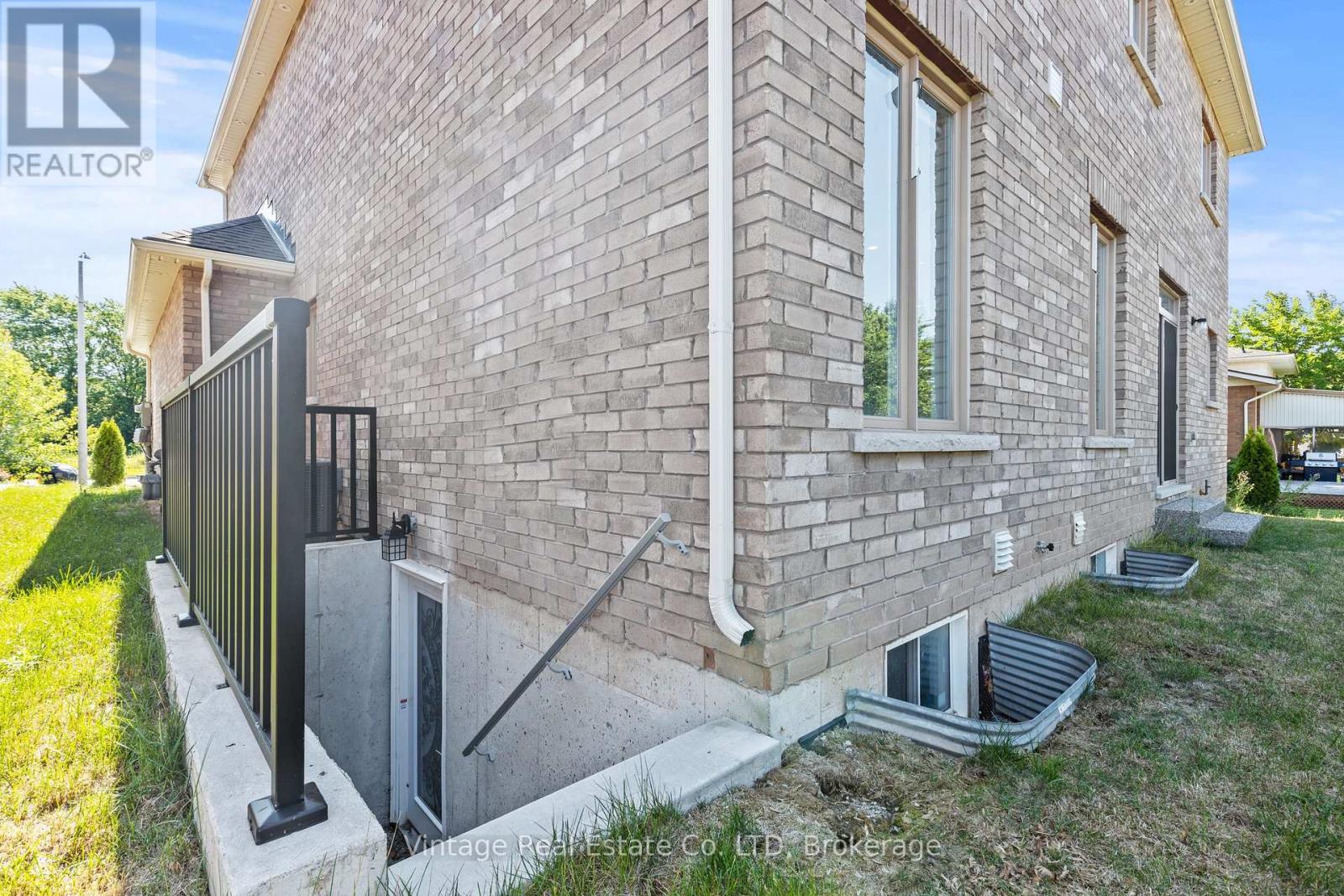 1127 Kennedy Drive, Fort Erie, Ontario  L2A 5P4 - Photo 40 - X12383024