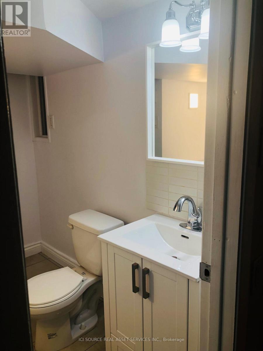 Basement - 215 Hamilton Street, Toronto, Ontario  M4M 2E3 - Photo 14 - E12383021