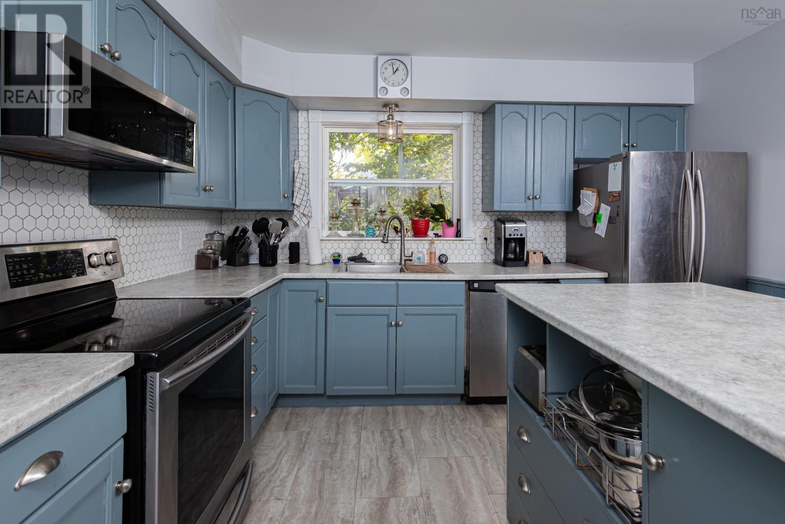 Property at 20 Frederick Allen Drive image 4