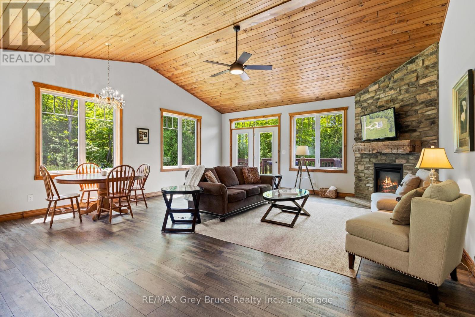 1379 West Road, Northern Bruce Peninsula, Ontario  N0H 1W0 - Photo 14 - X12278114