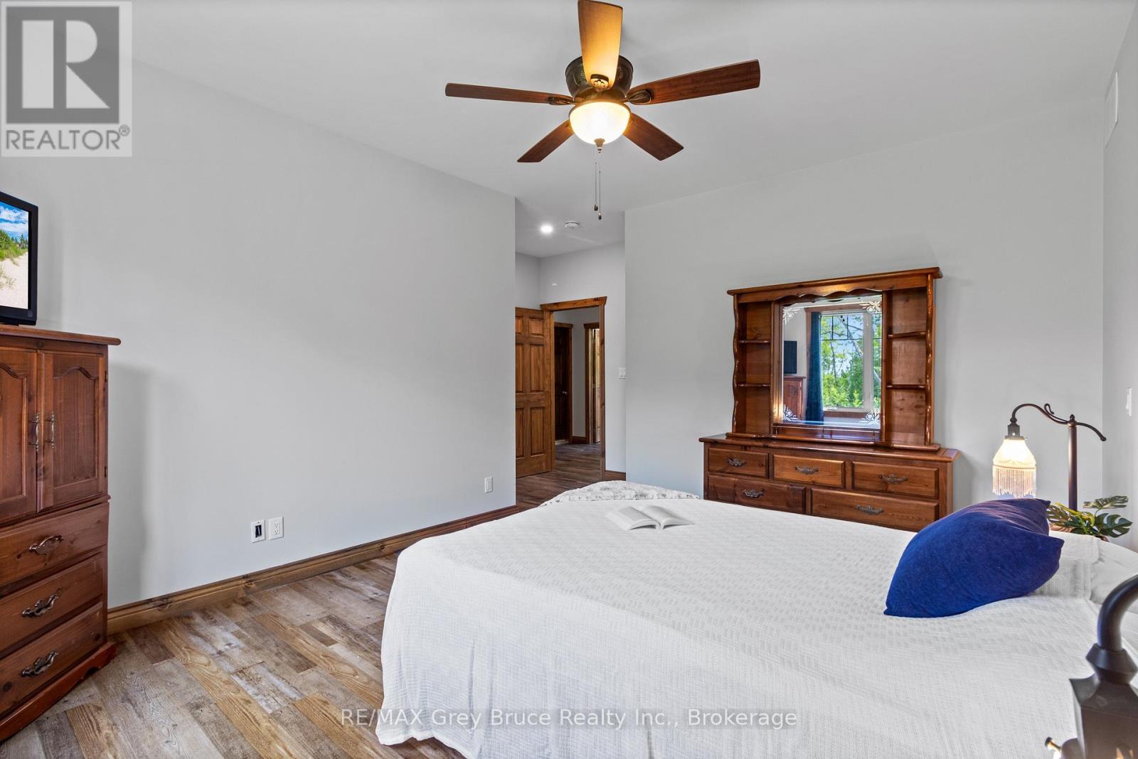 1379 West Road, Northern Bruce Peninsula, Ontario  N0H 1W0 - Photo 23 - X12278114