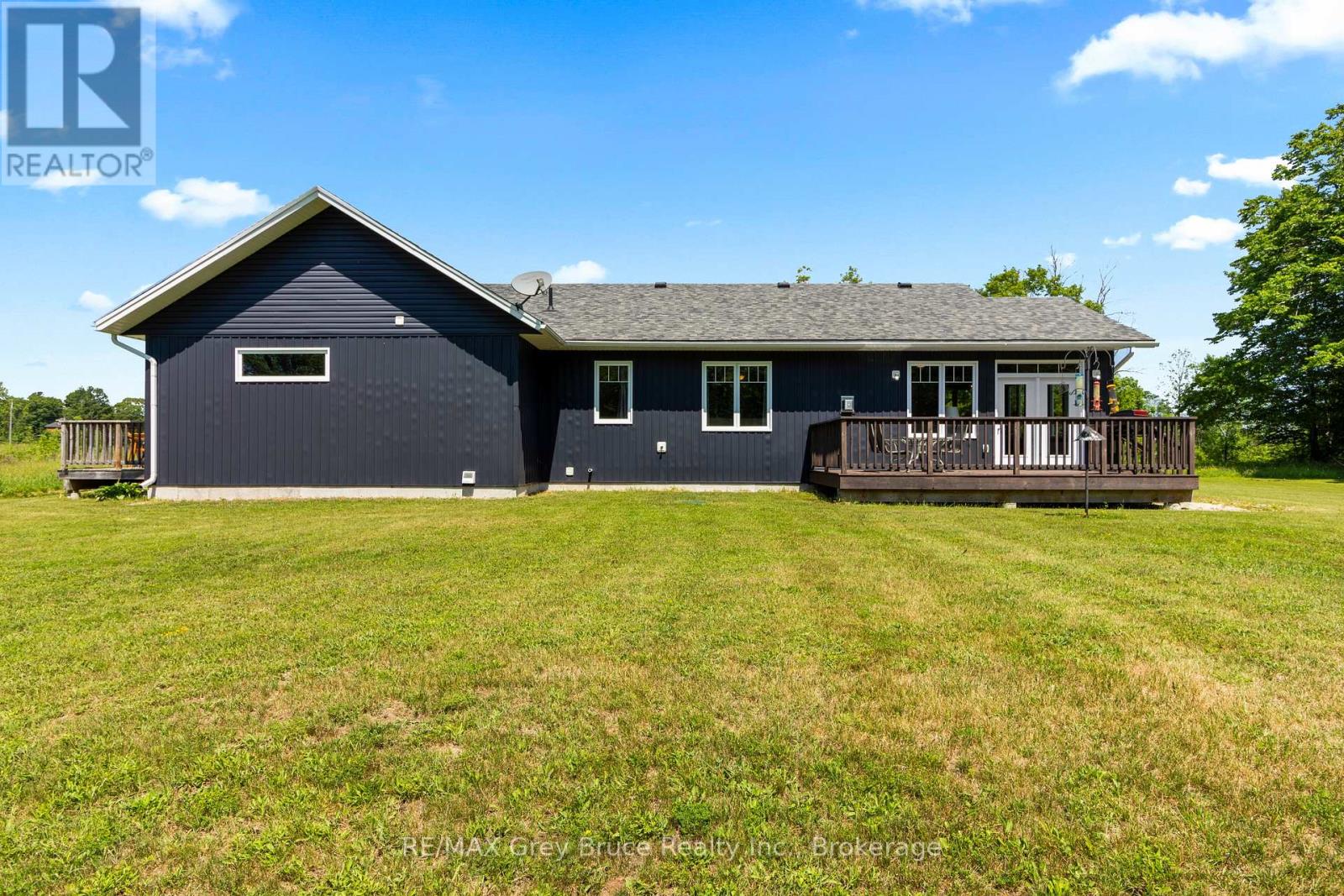 1379 West Road, Northern Bruce Peninsula, Ontario  N0H 1W0 - Photo 46 - X12278114