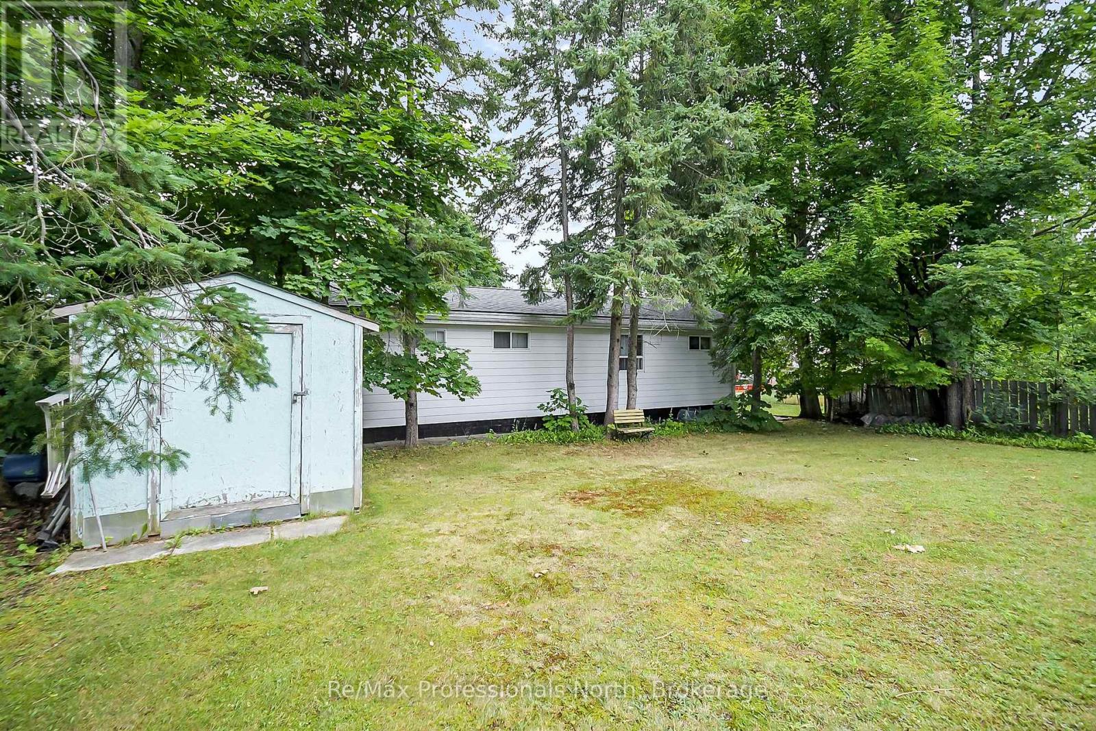 655 Mary Street N, Gravenhurst, Ontario  P1P 1E8 - Photo 25 - X12383068