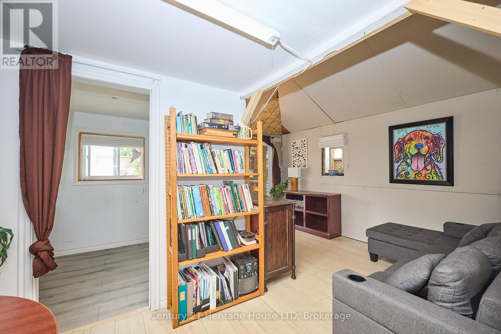 5086 Hutton Avenue, Niagara Falls (Downtown), Ontario  L2E 3X4 - Photo 26 - X12332412