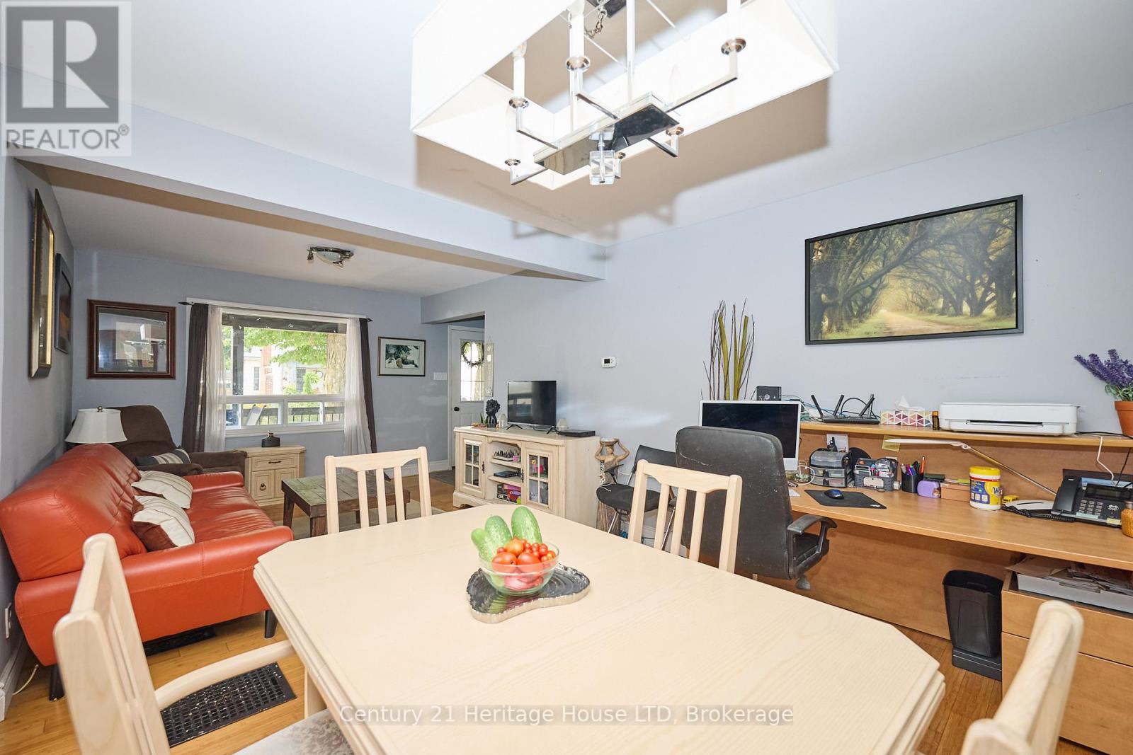 5086 Hutton Avenue, Niagara Falls (Downtown), Ontario  L2E 3X4 - Photo 8 - X12332412