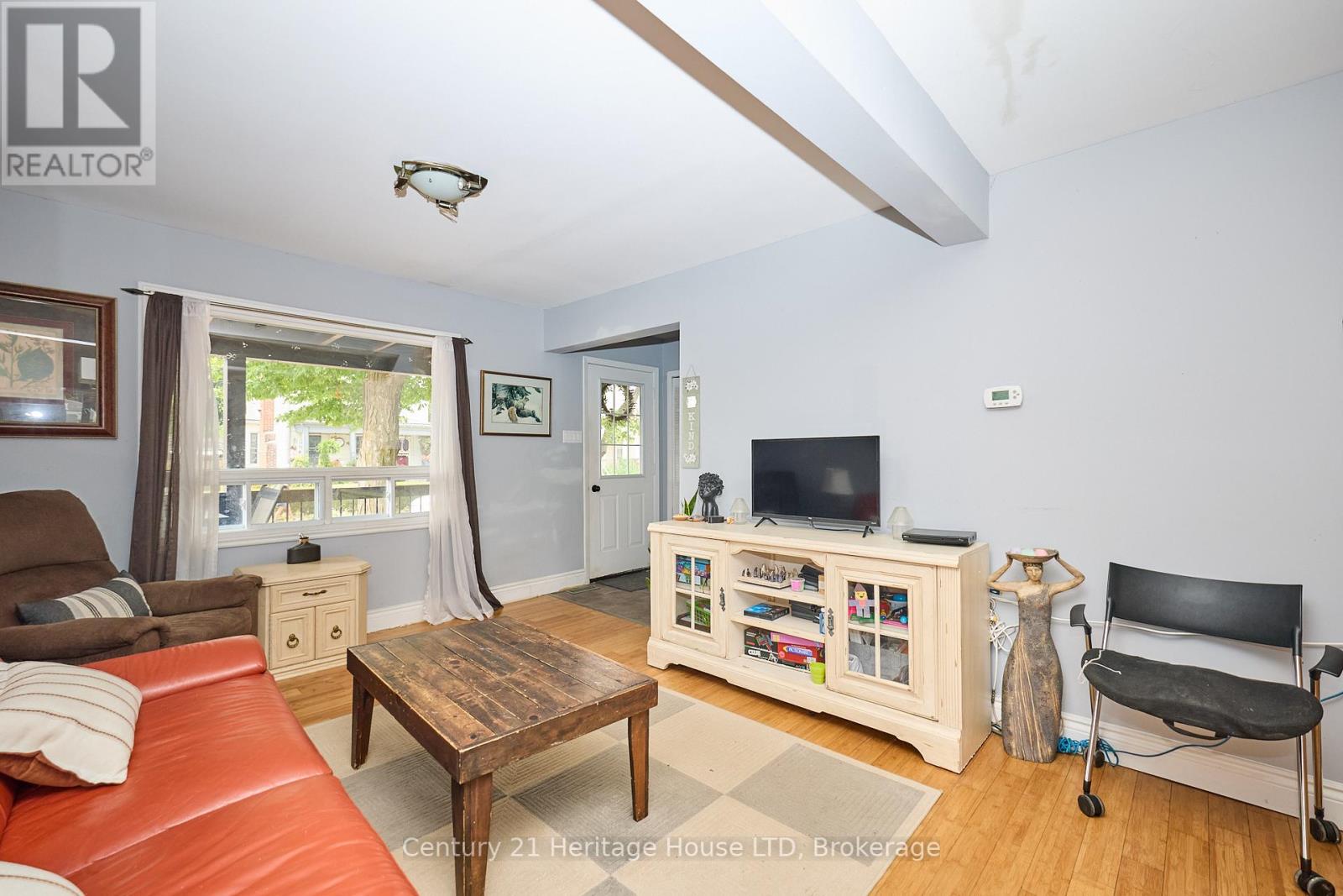 5086 Hutton Avenue, Niagara Falls (Downtown), Ontario  L2E 3X4 - Photo 5 - X12332412