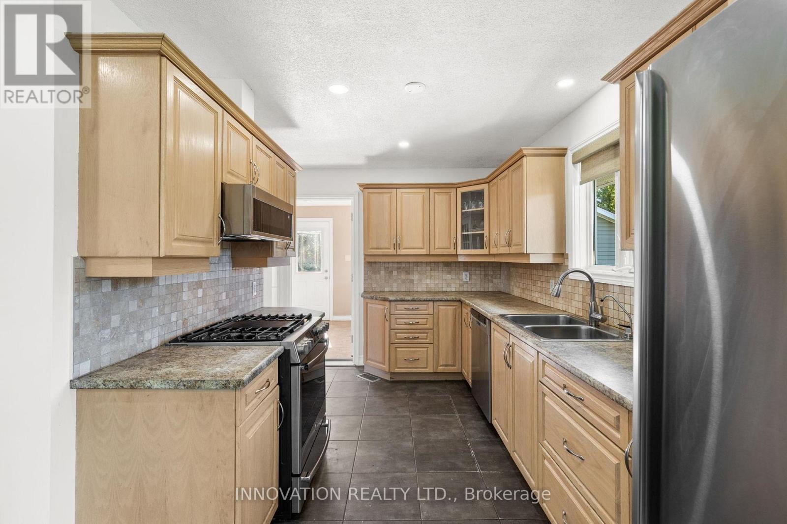 4001 Dunrobin Road, Ottawa, Ontario  K0A 3M0 - Photo 12 - X12383058
