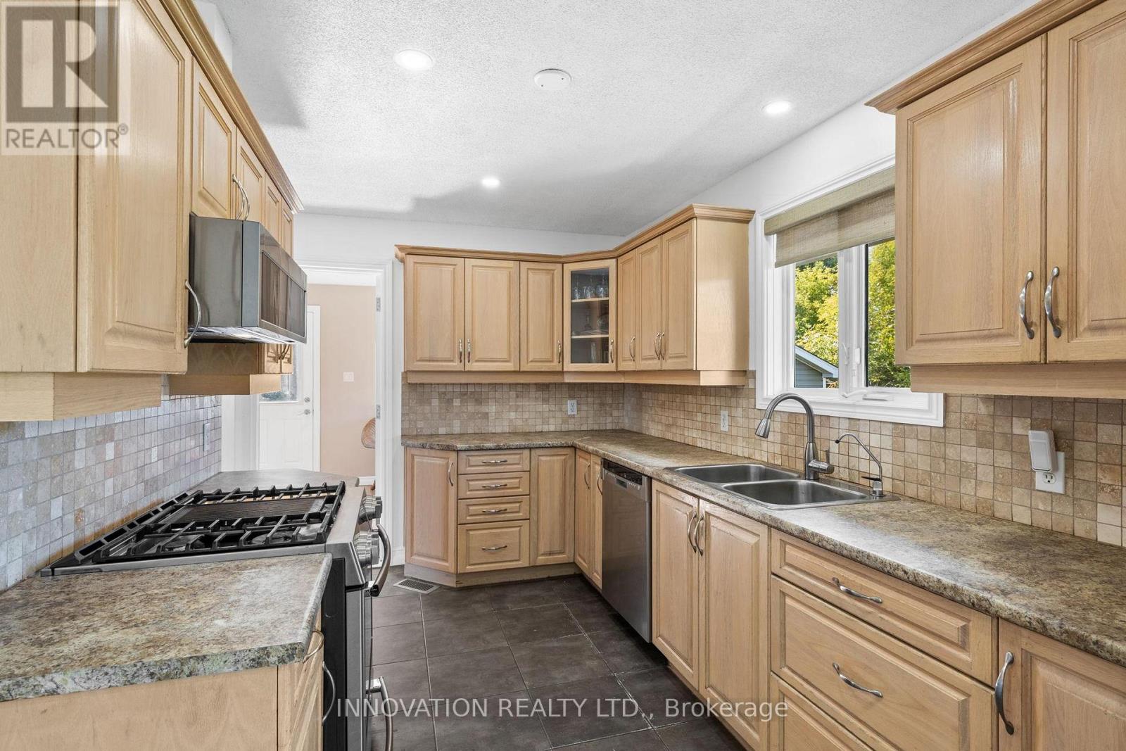 4001 Dunrobin Road, Ottawa, Ontario  K0A 3M0 - Photo 13 - X12383058