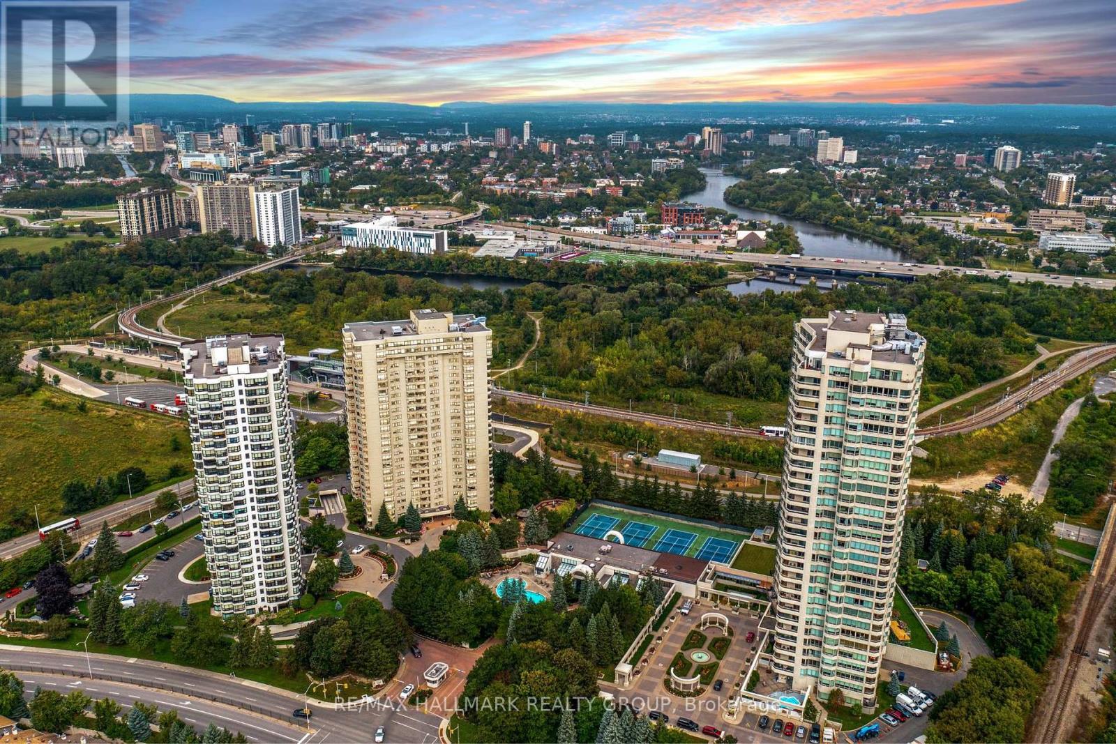 2403 - 1480 Riverside Drive, Ottawa, Ontario  K1G 5H2 - Photo 2 - X12325650