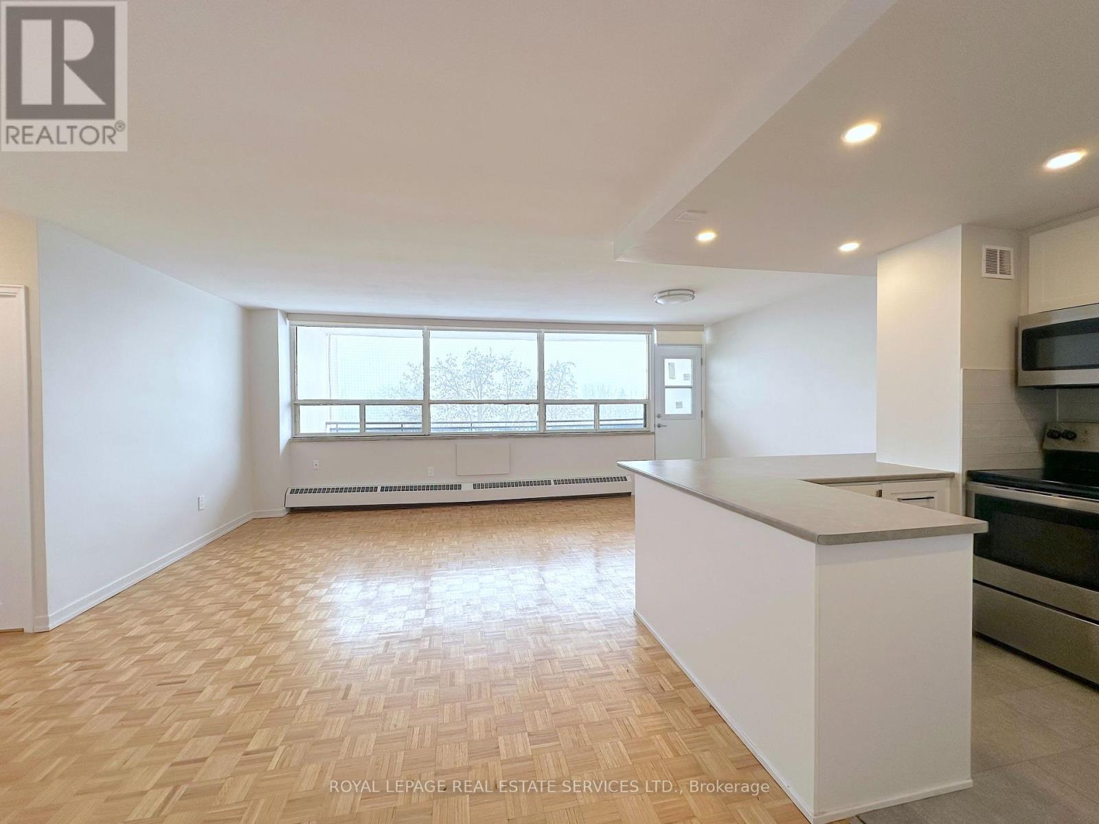 210 - 12 Rockford Road, Toronto, Ontario  M2R 3A2 - Photo 3 - C12383072