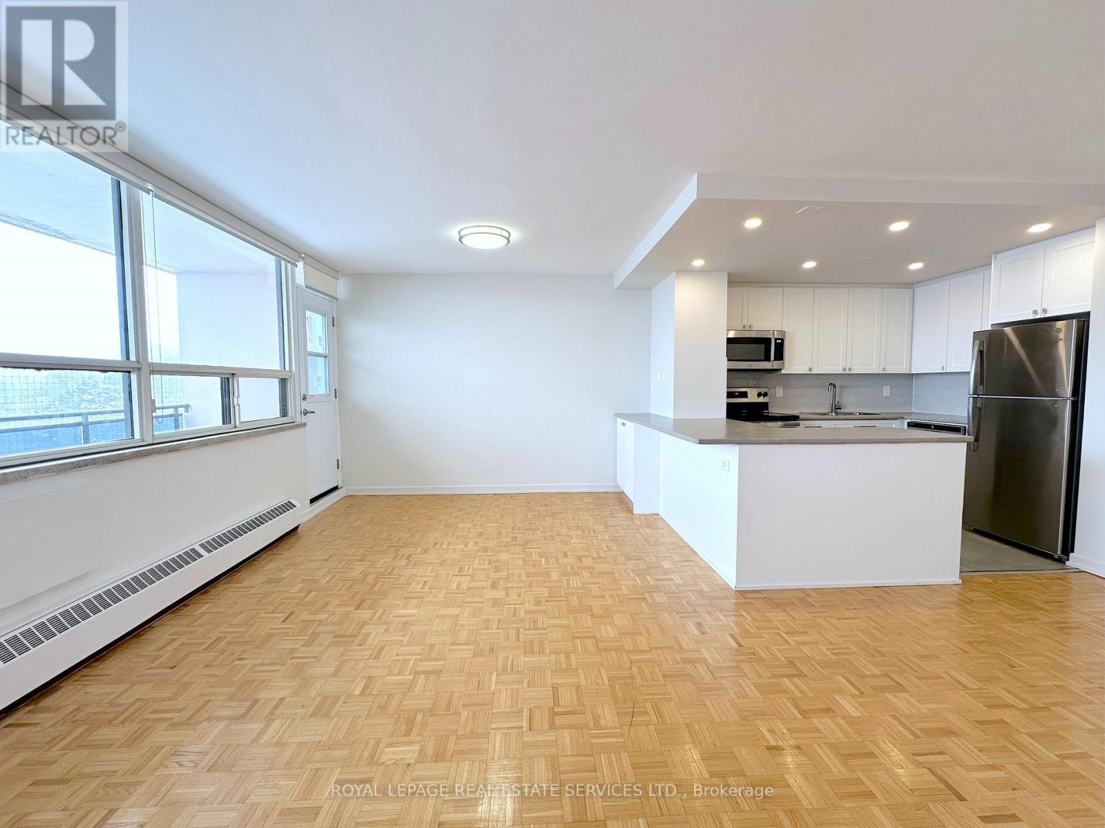210 - 12 Rockford Road, Toronto, Ontario  M2R 3A2 - Photo 7 - C12383072