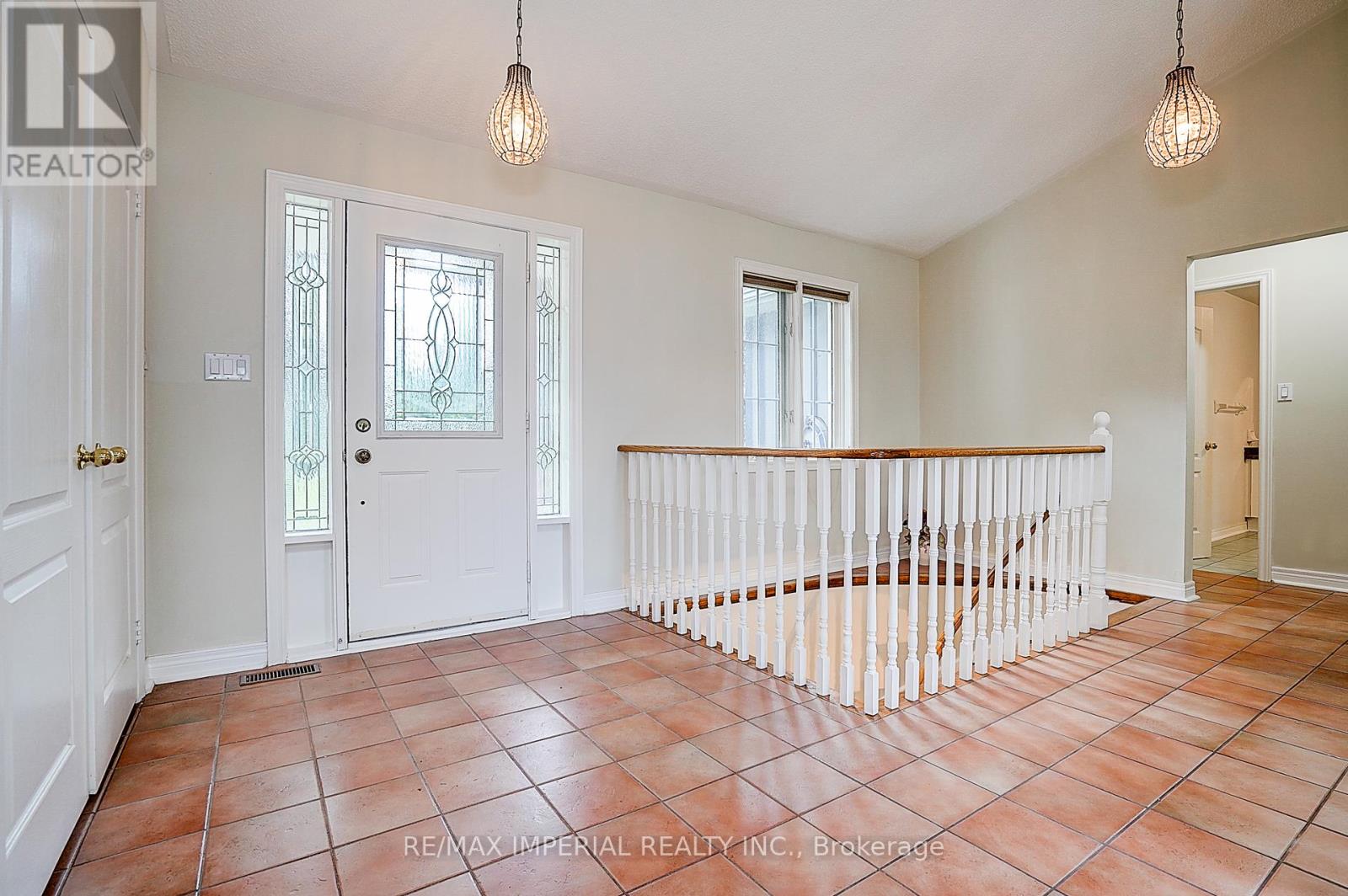 282 Ridge Road, Aurora (Aurora Estates), Ontario  L4G 0M3 - Photo 23 - N12383065