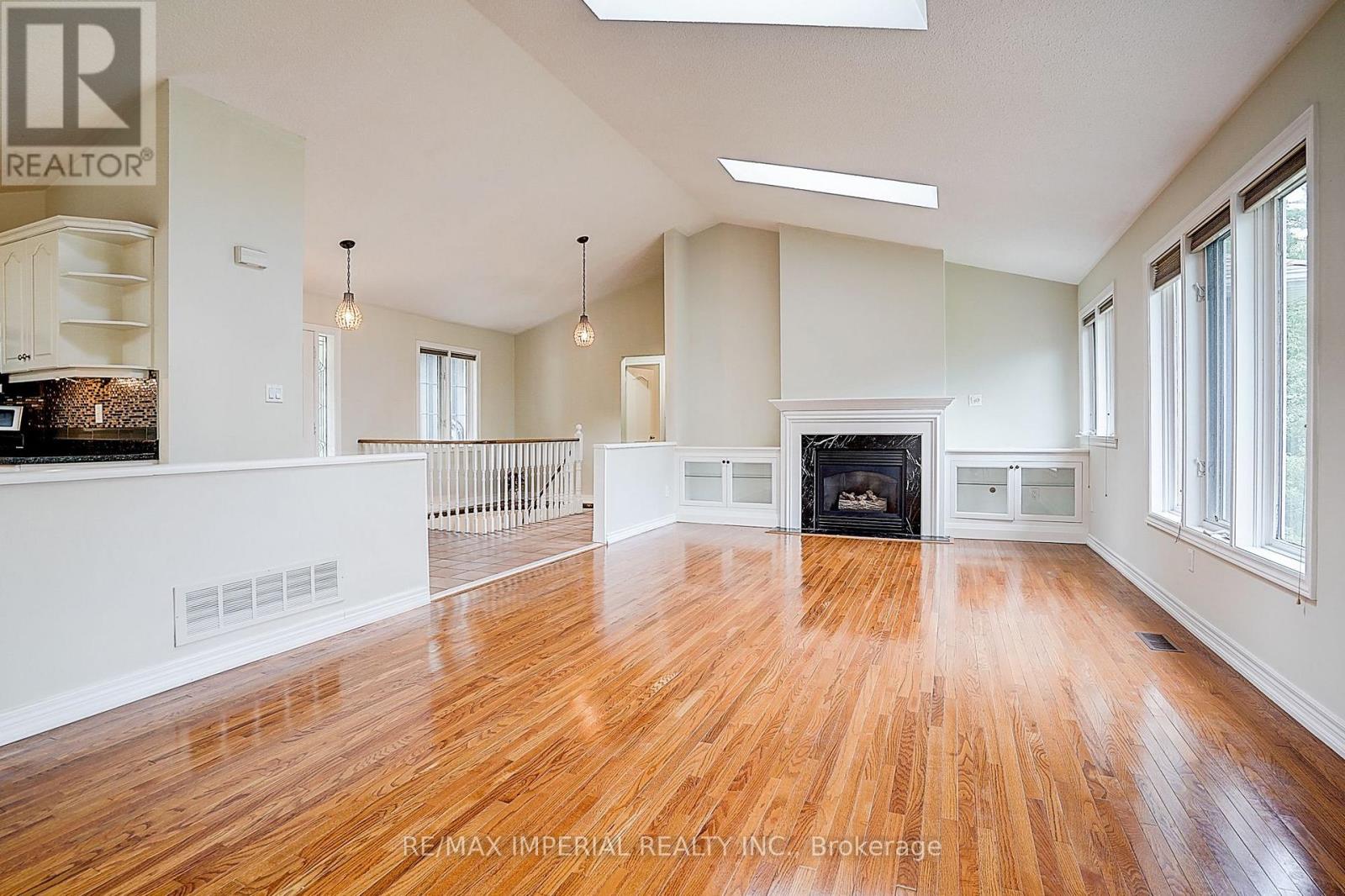 282 Ridge Road, Aurora (Aurora Estates), Ontario  L4G 0M3 - Photo 25 - N12383065