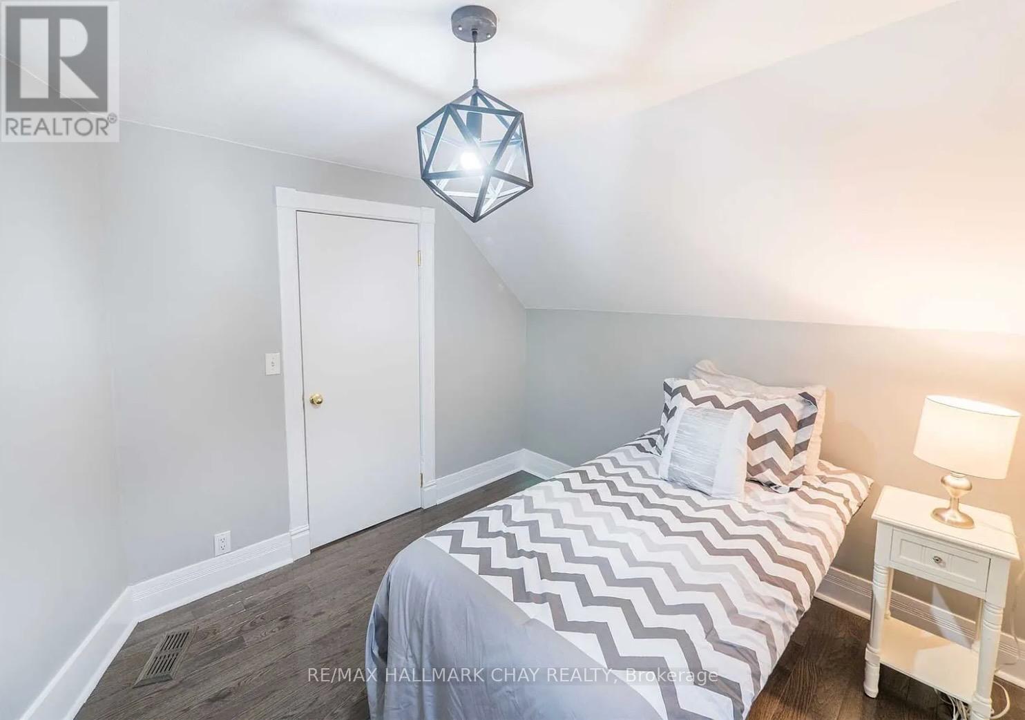 99 John Street W, Barrie, Ontario  L4N 2K7 - Photo 3 - S12383057