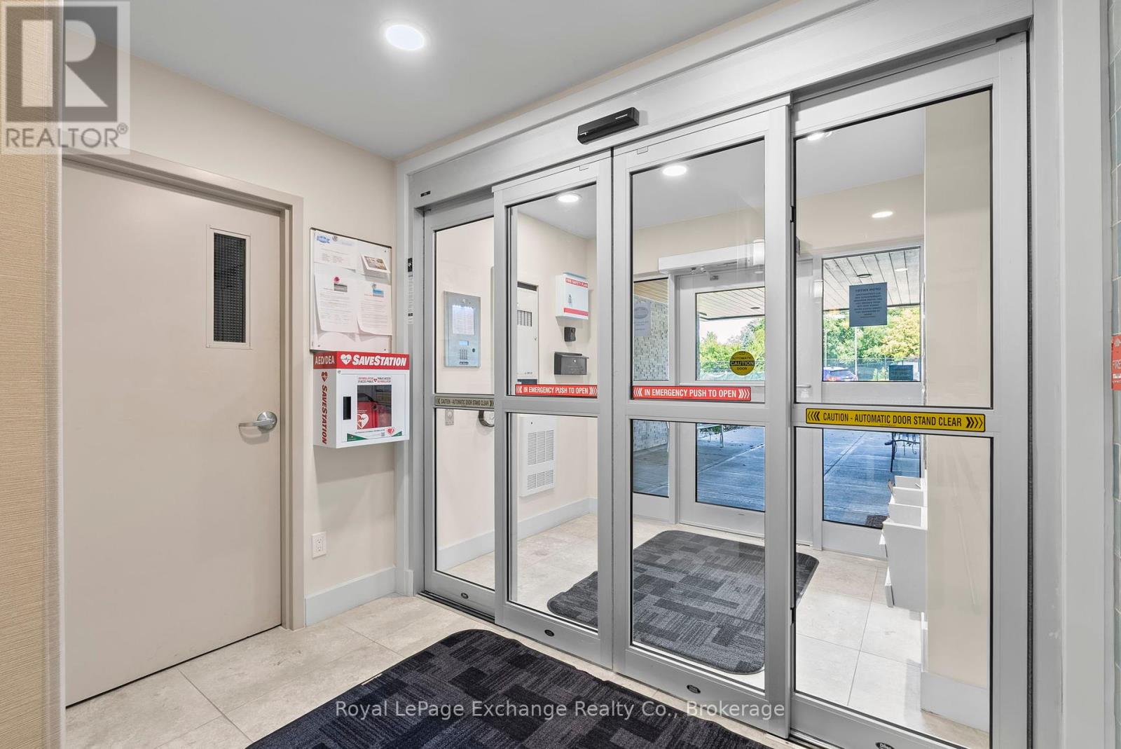 202 - 200 Harbour Street, Kincardine, Ontario  N2Z 3A3 - Photo 3 - X12383110