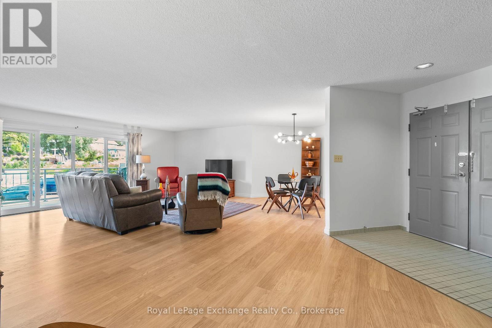 202 - 200 Harbour Street, Kincardine, Ontario  N2Z 3A3 - Photo 6 - X12383110