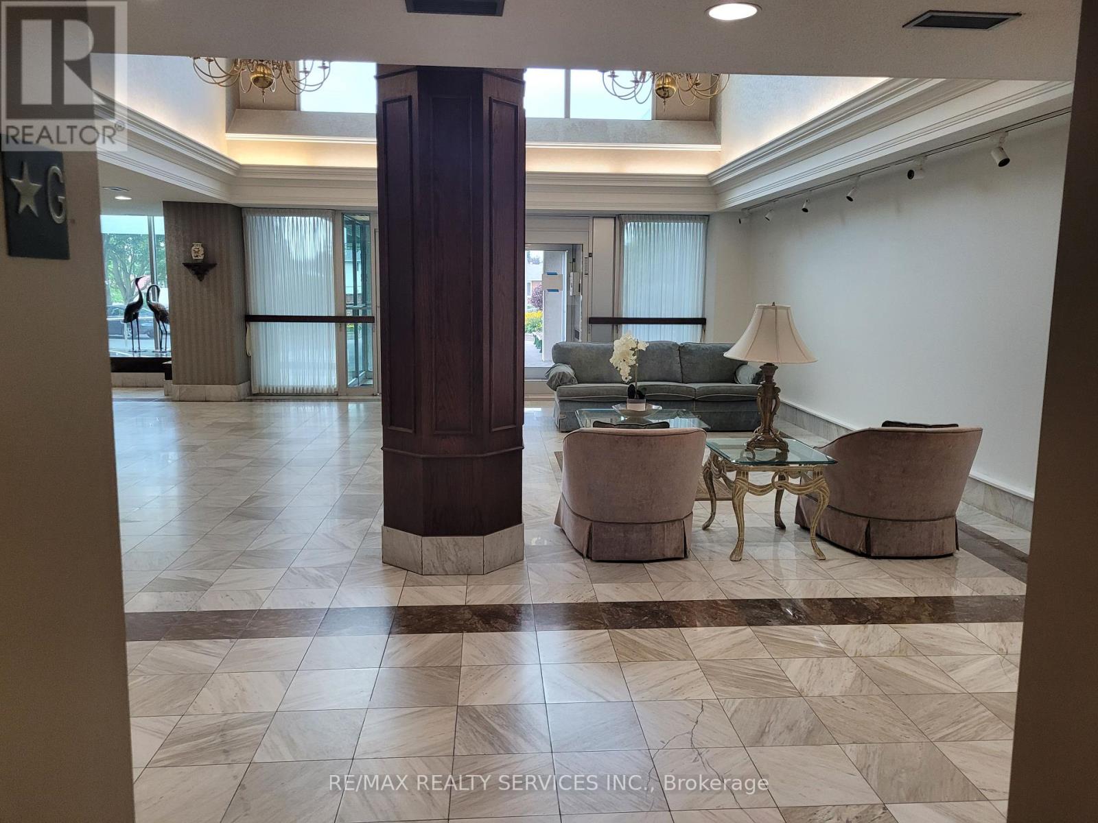 1206 - 330 Mill Street S, Brampton, Ontario  L6Y 3V3 - Photo 12 - W12382373