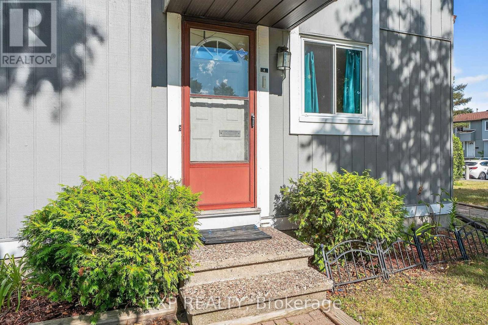 81 - 8 Sherway Drive, Ottawa, Ontario  K2J 1N3 - Photo 4 - X12383084