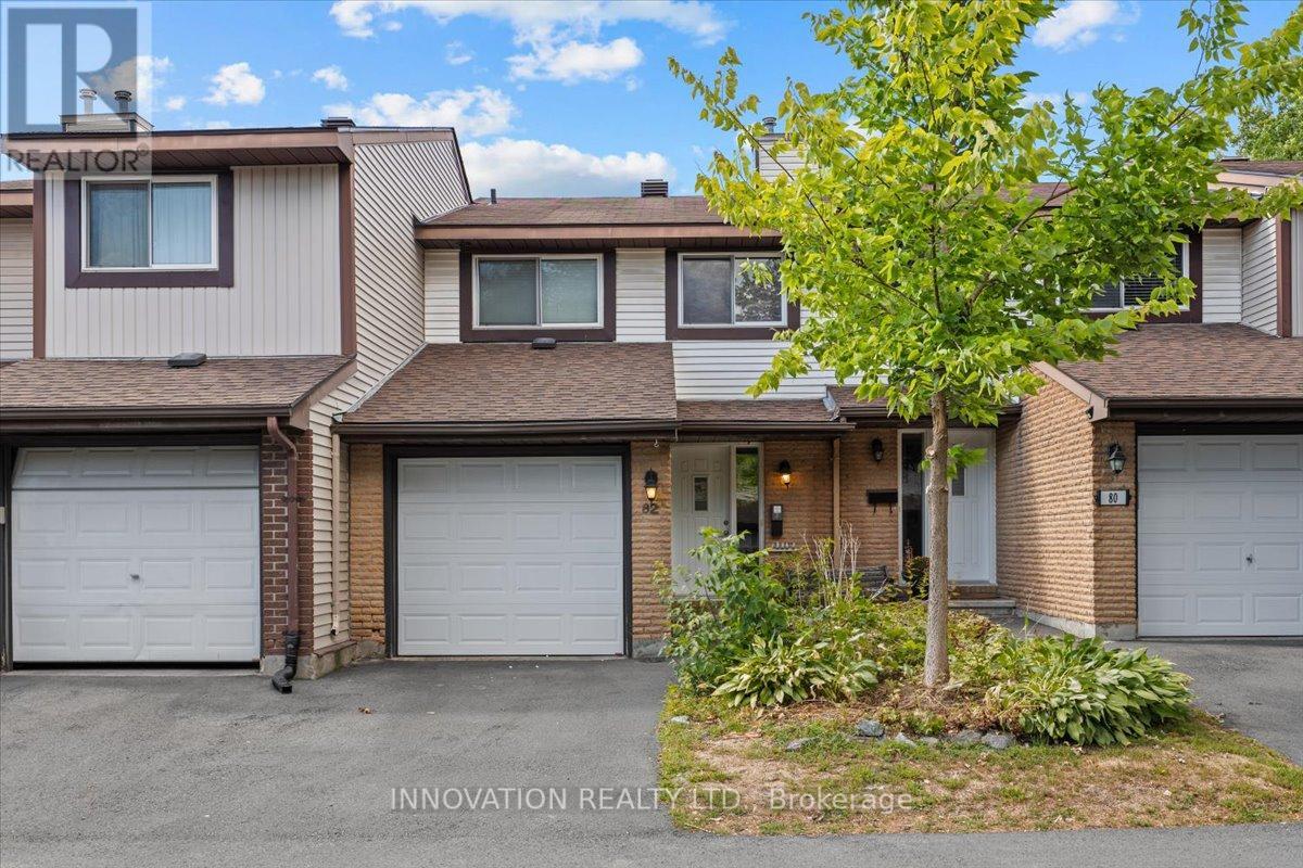 82 STOKES CRESCENT E, Ottawa, Ontario