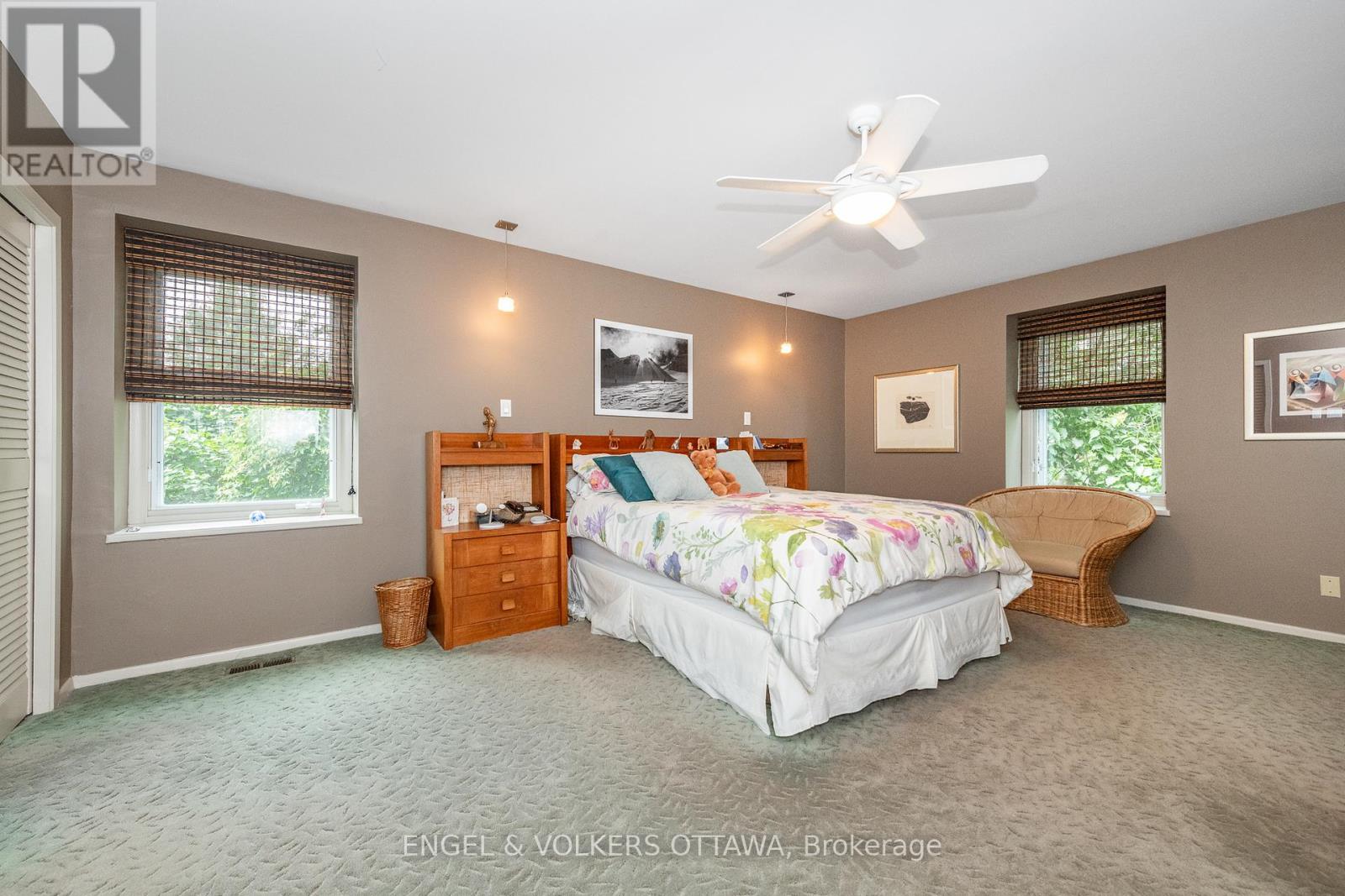 899 Dresden Crescent, Ottawa, Ontario  K2B 5H8 - Photo 14 - X12383106