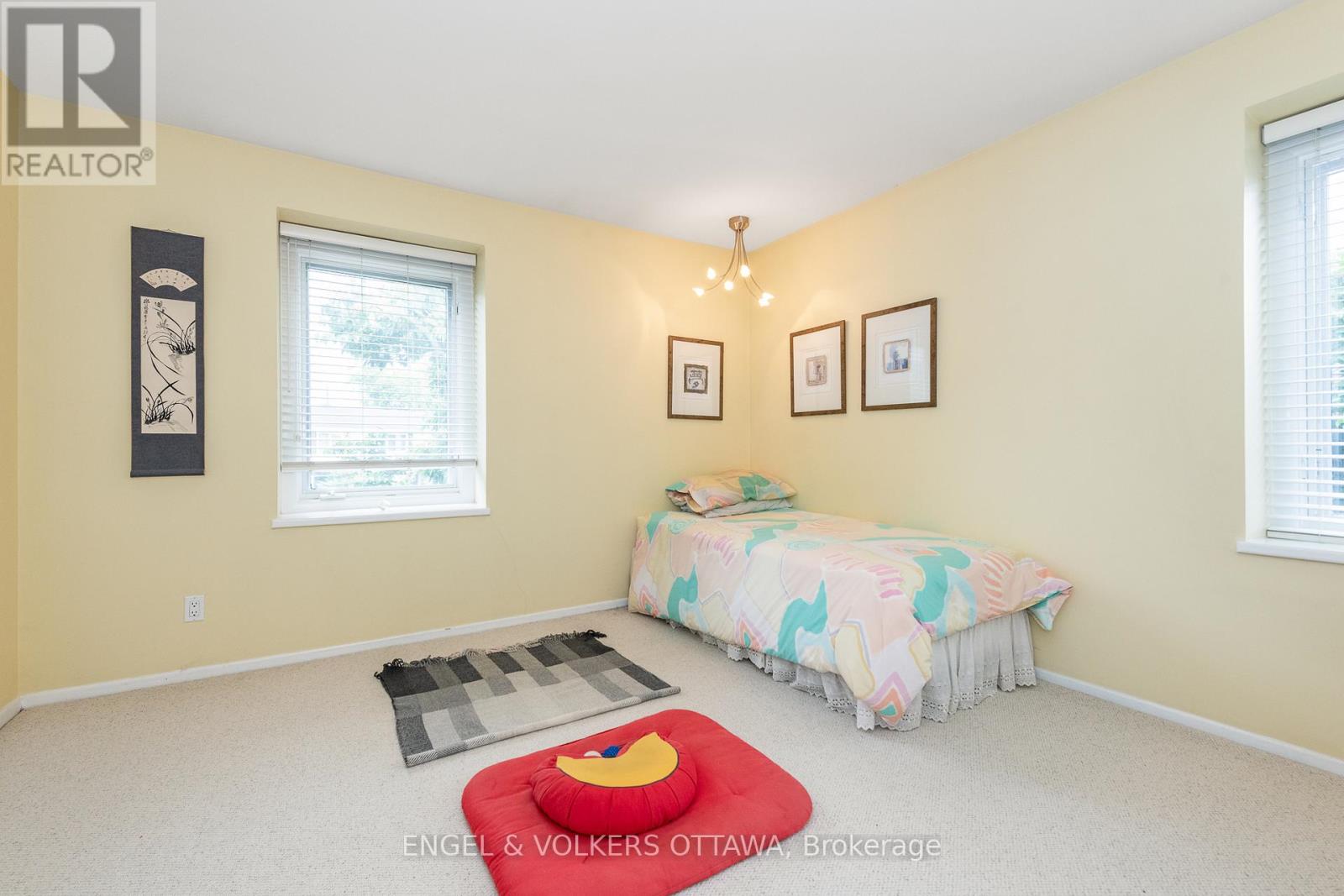 899 Dresden Crescent, Ottawa, Ontario  K2B 5H8 - Photo 17 - X12383106