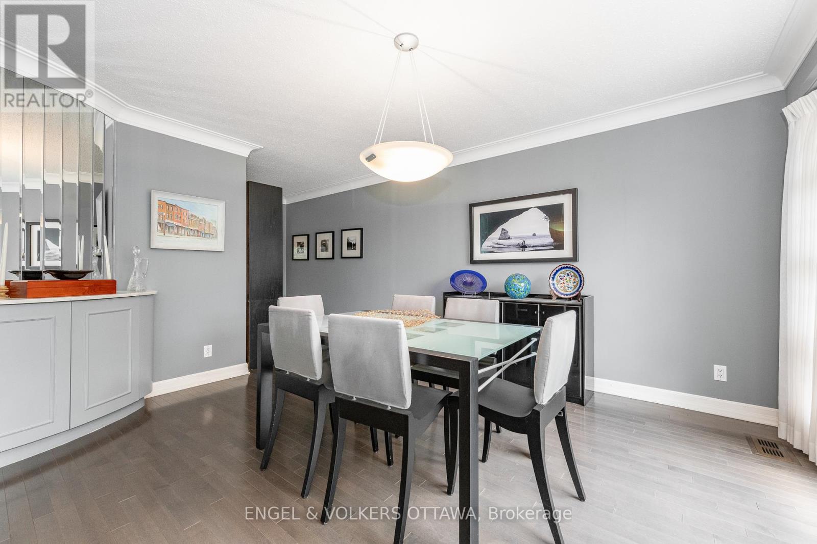 899 Dresden Crescent, Ottawa, Ontario  K2B 5H8 - Photo 6 - X12383106