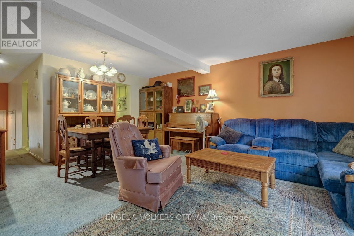 322 Verdon Private, Ottawa, Ontario  K1T 2Z8 - Photo 12 - X12383137