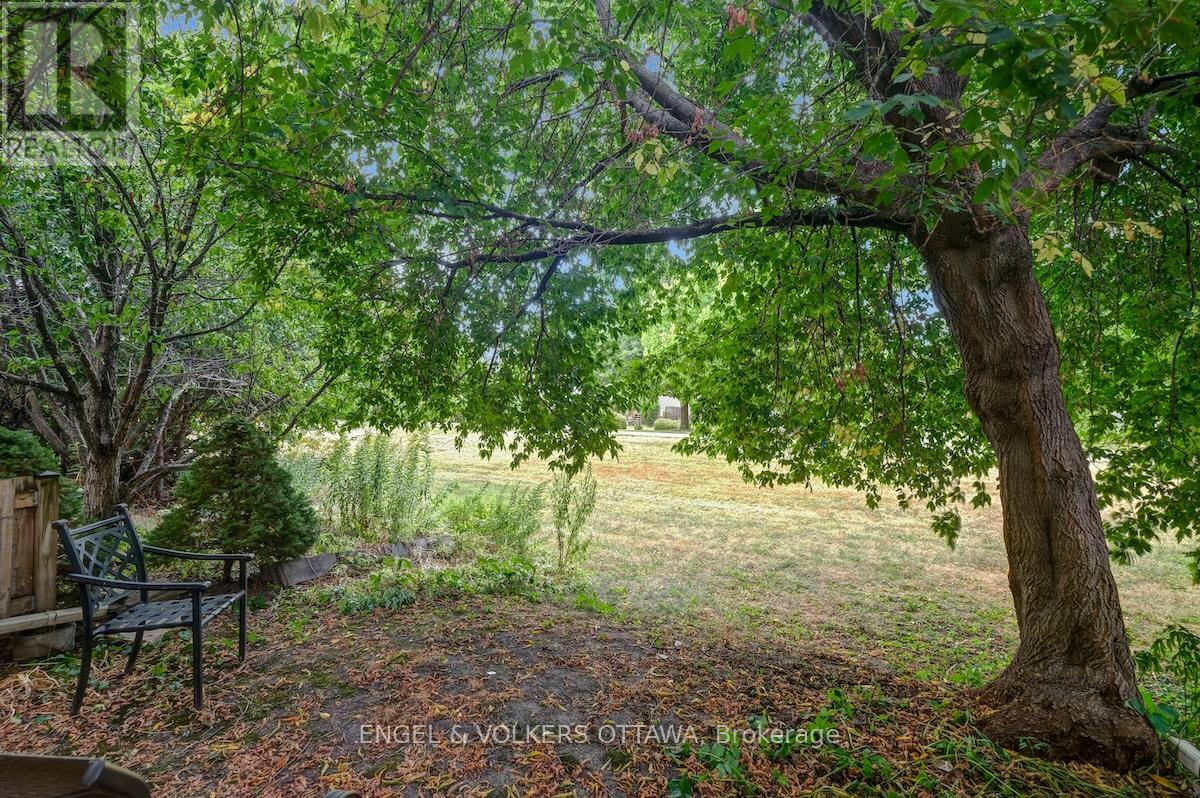 322 Verdon Private, Ottawa, Ontario  K1T 2Z8 - Photo 31 - X12383137