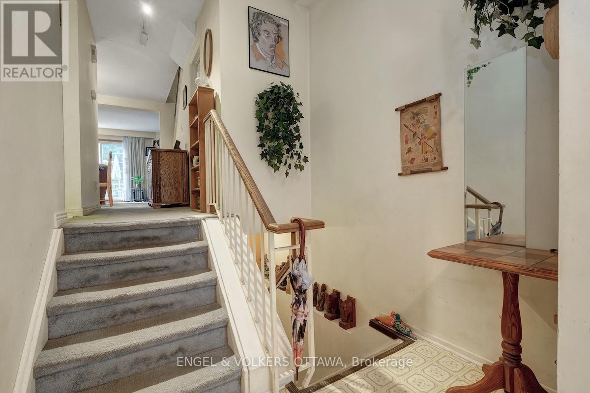 322 Verdon Private, Ottawa, Ontario  K1T 2Z8 - Photo 5 - X12383137