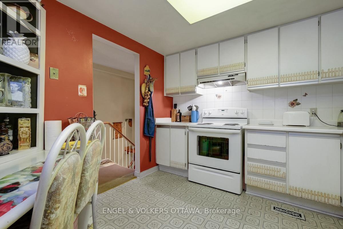 322 Verdon Private, Ottawa, Ontario  K1T 2Z8 - Photo 9 - X12383137