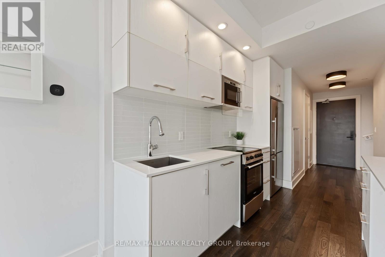 1209 - 255 Bay Street, Ottawa, Ontario  K1R 0C5 - Photo 2 - X12383152