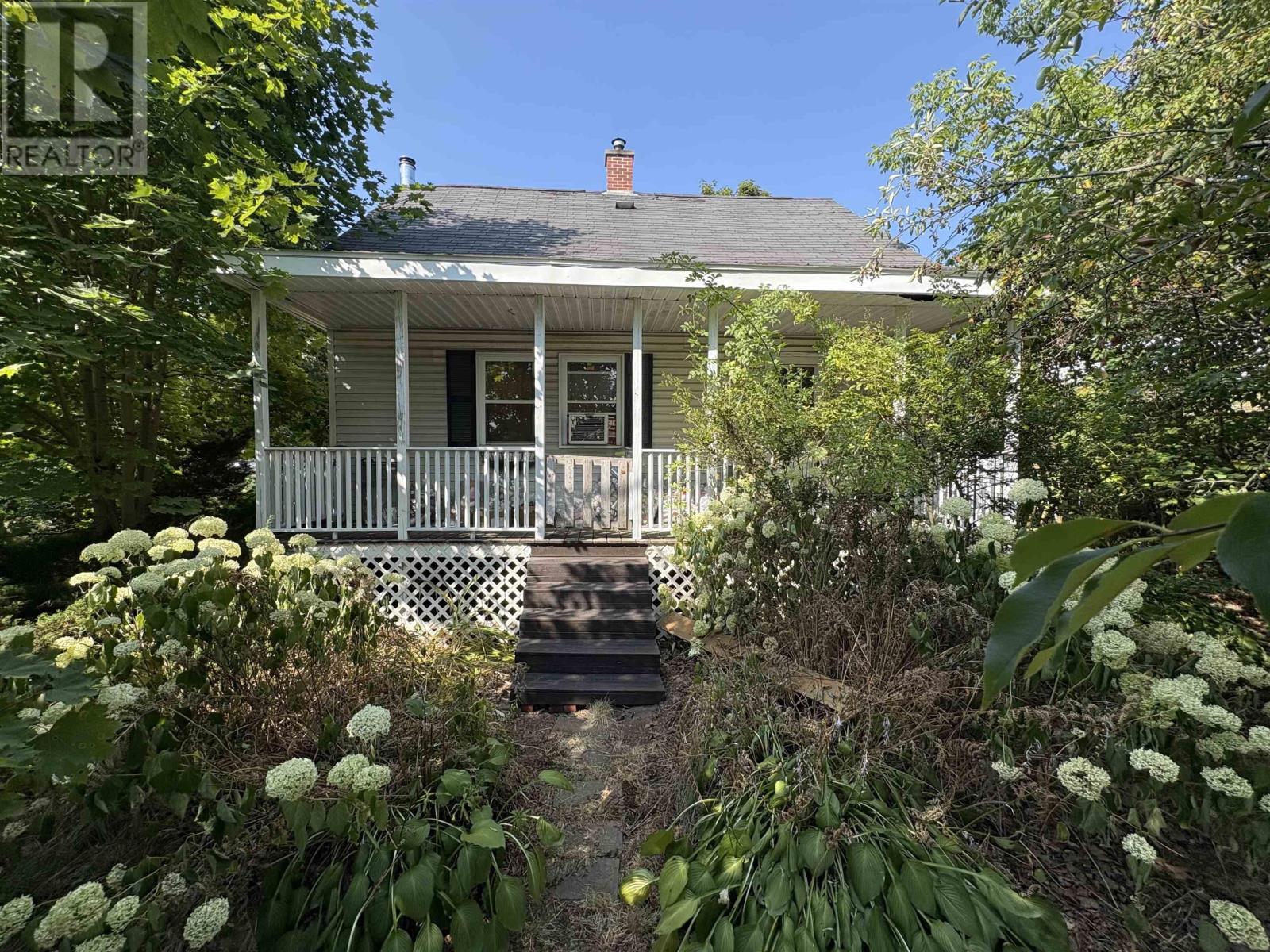 Property at 220 Highway 2 image 2