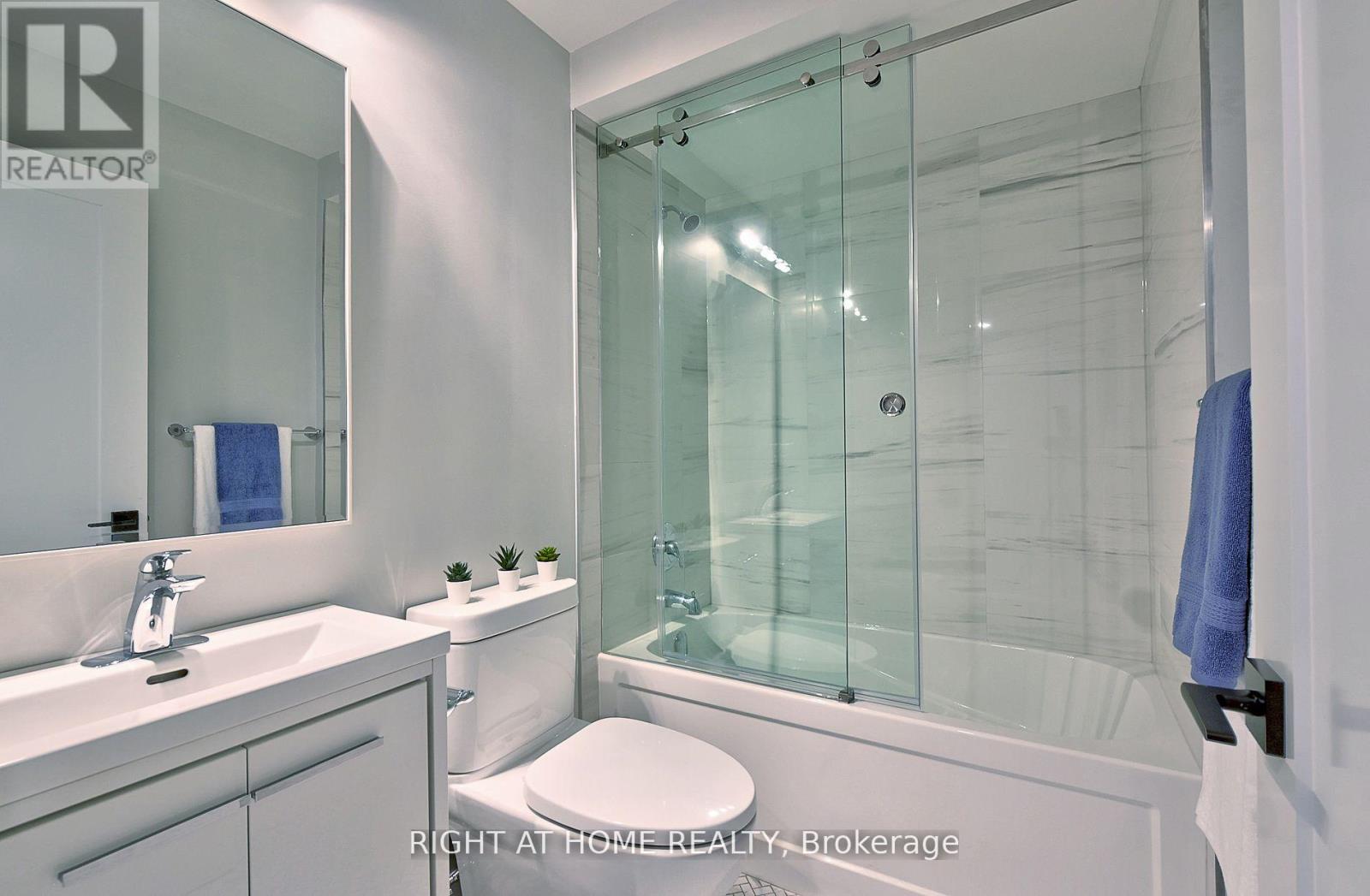 Unit 1 - 131 Brock Avenue, Toronto, Ontario  M6K 2L5 - Photo 5 - C12383097