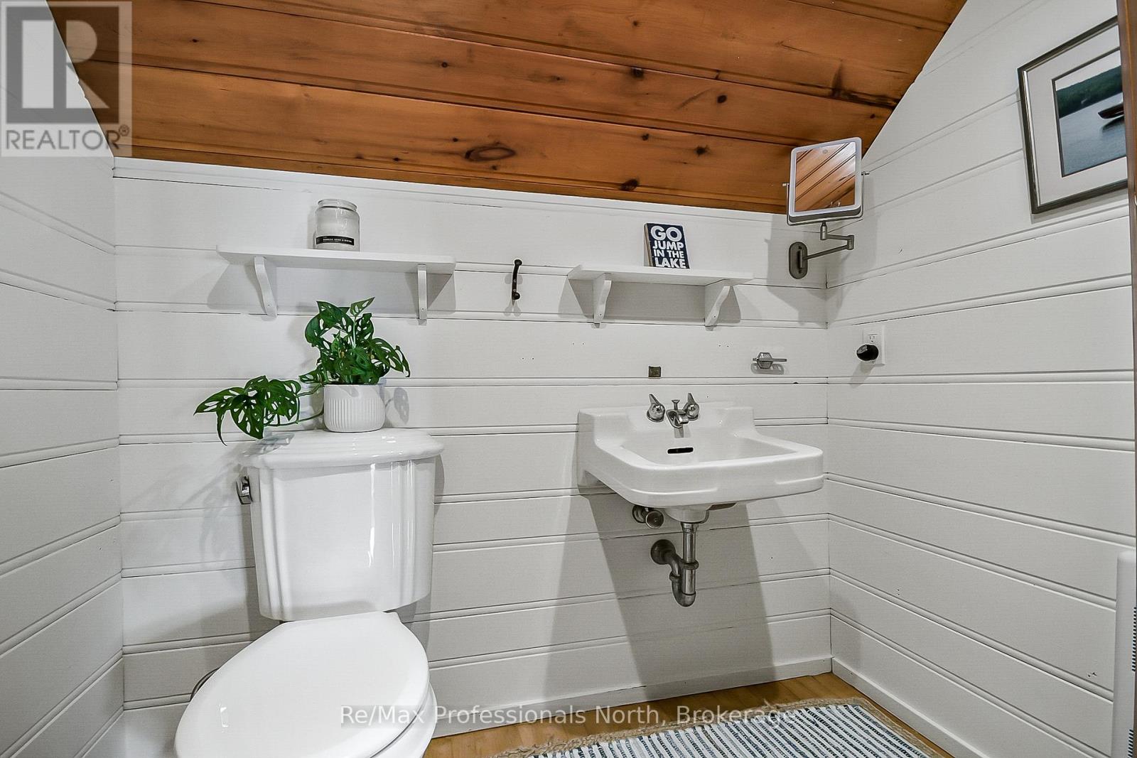 95 Pen Lake Point Road, Huntsville, Ontario  P1H 1A9 - Photo 23 - X12383052