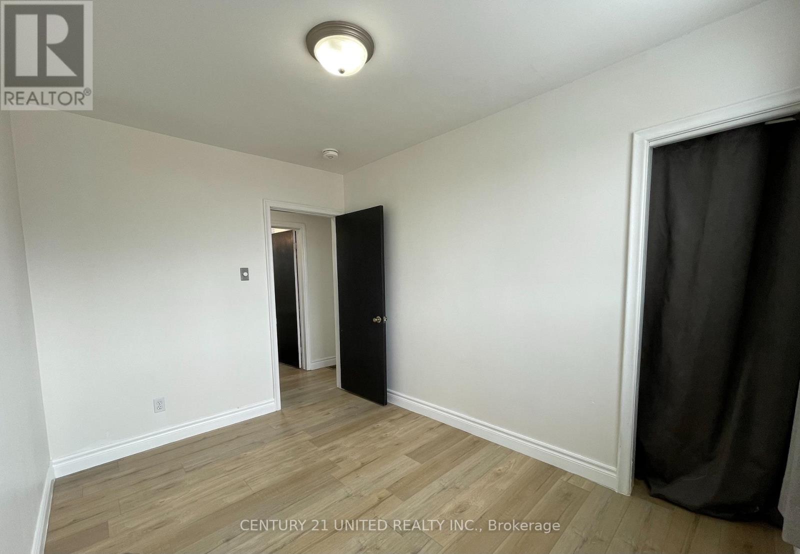 Upper - 431 O'connell Road, Peterborough, Ontario  K9J 4E1 - Photo 8 - X12383252