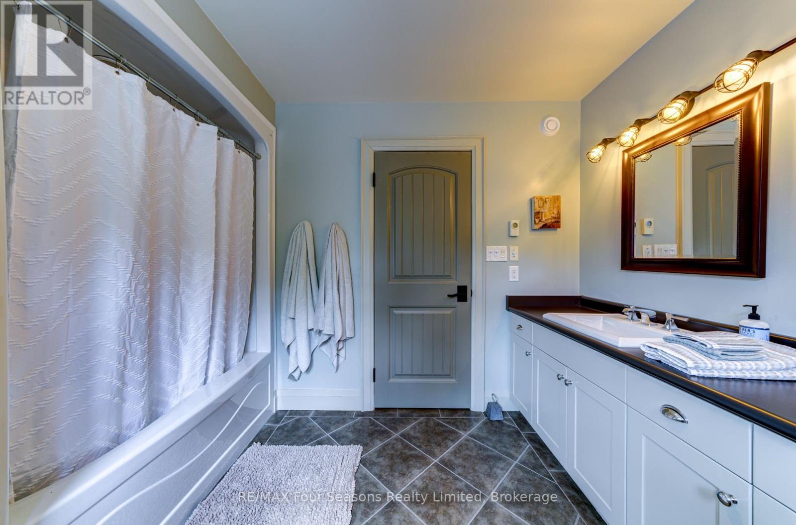 177 Osprey Heights, Grey Highlands, Ontario  N0C 1M0 - Photo 41 - X12383249