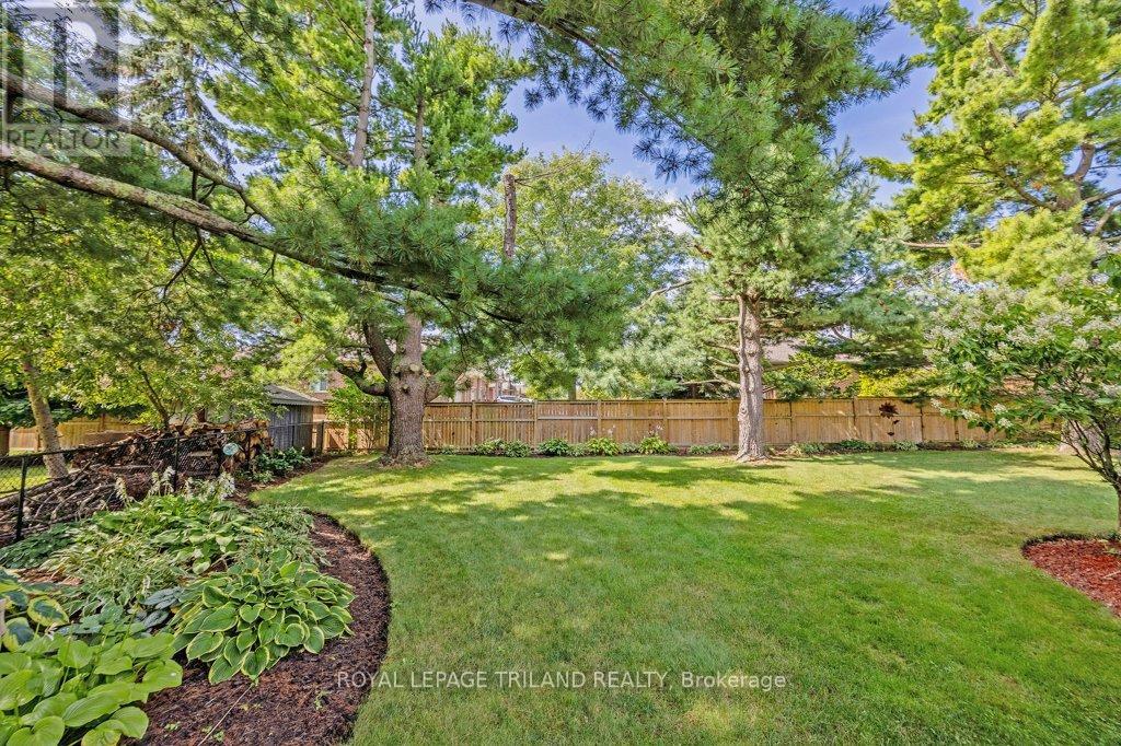 236 Sunset Drive, St. Thomas, Ontario  N5R 3C3 - Photo 35 - X12383206