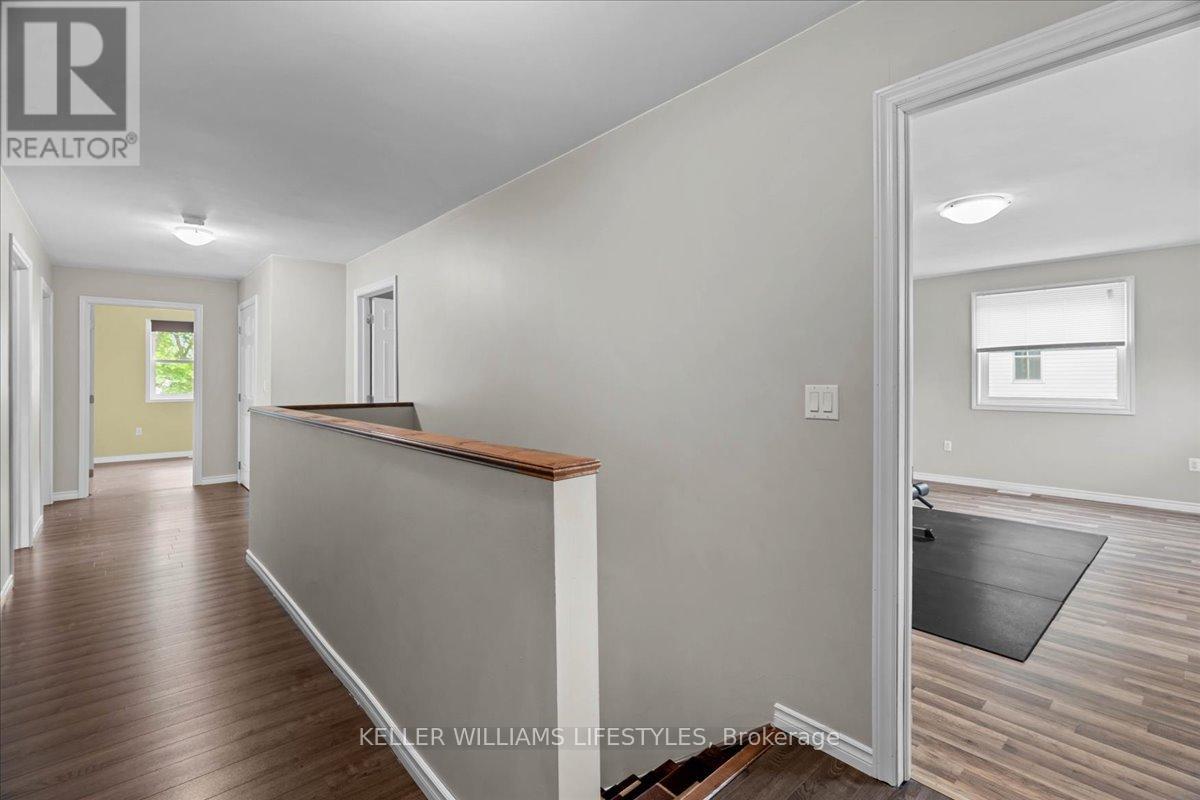 583 St.clair Street, Warwick, Ontario  N0M 2S0 - Photo 15 - X12383237
