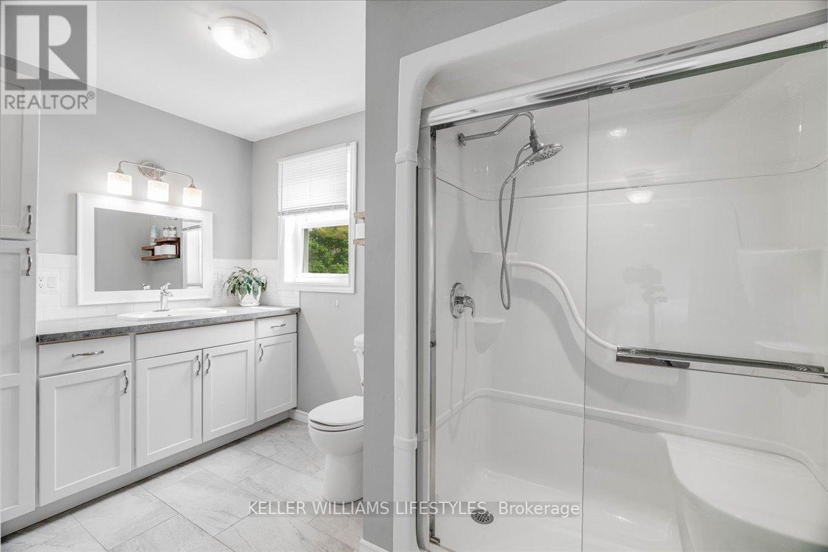 583 St.clair Street, Warwick, Ontario  N0M 2S0 - Photo 31 - X12383237