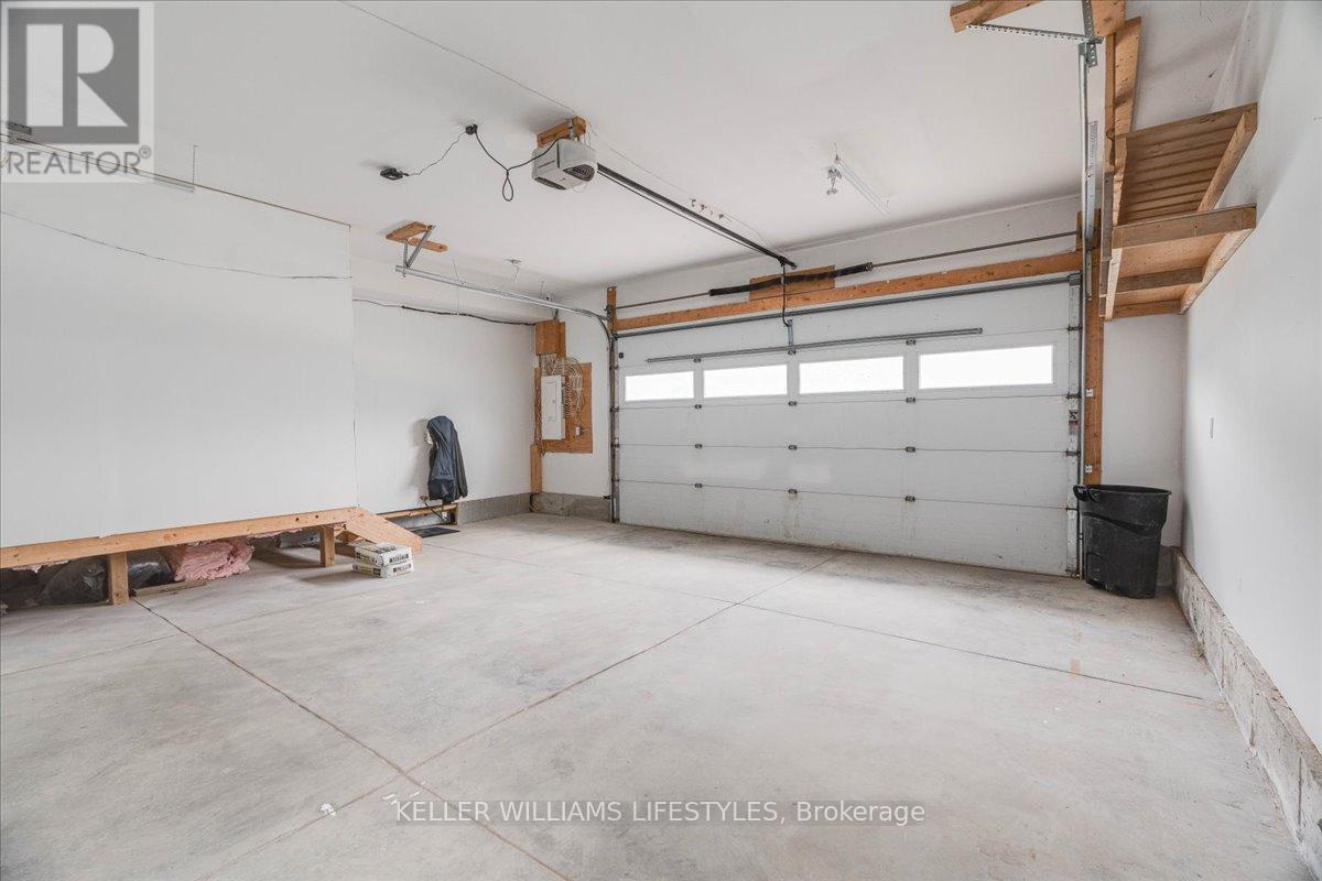 583 St.clair Street, Warwick, Ontario  N0M 2S0 - Photo 34 - X12383237