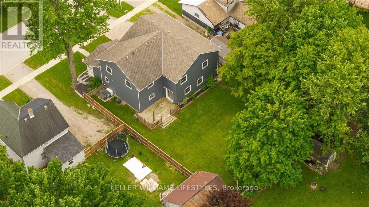583 St.clair Street, Warwick, Ontario  N0M 2S0 - Photo 44 - X12383237