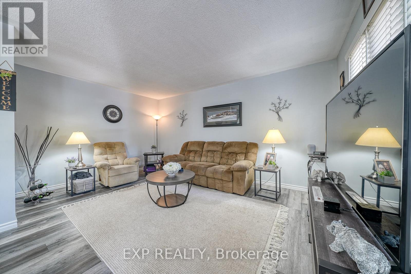 186 - 230 Clarke Road N, London East, Ontario  N5W 5P8 - Photo 10 - X12383255