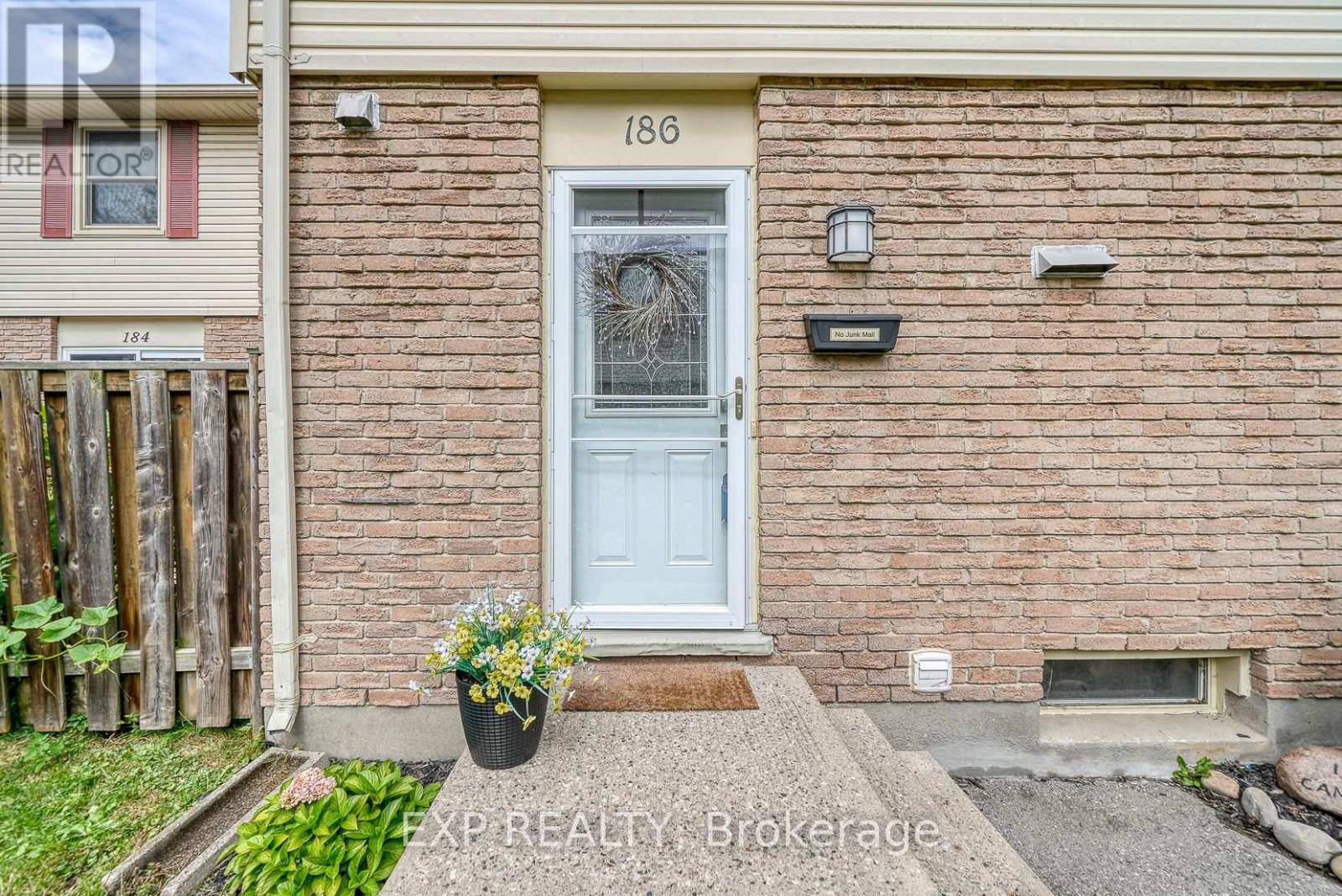 186 - 230 Clarke Road N, London East, Ontario  N5W 5P8 - Photo 2 - X12383255