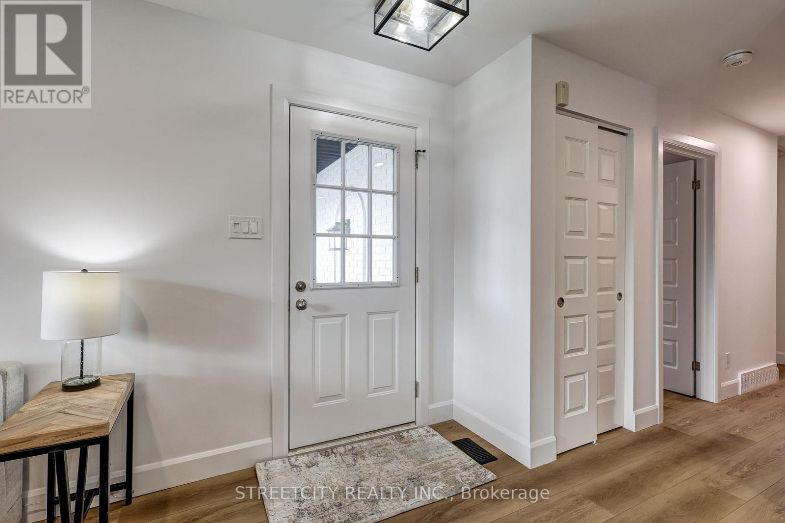 58 Manor Road, St. Thomas, Ontario  N5R 5N7 - Photo 13 - X12383261