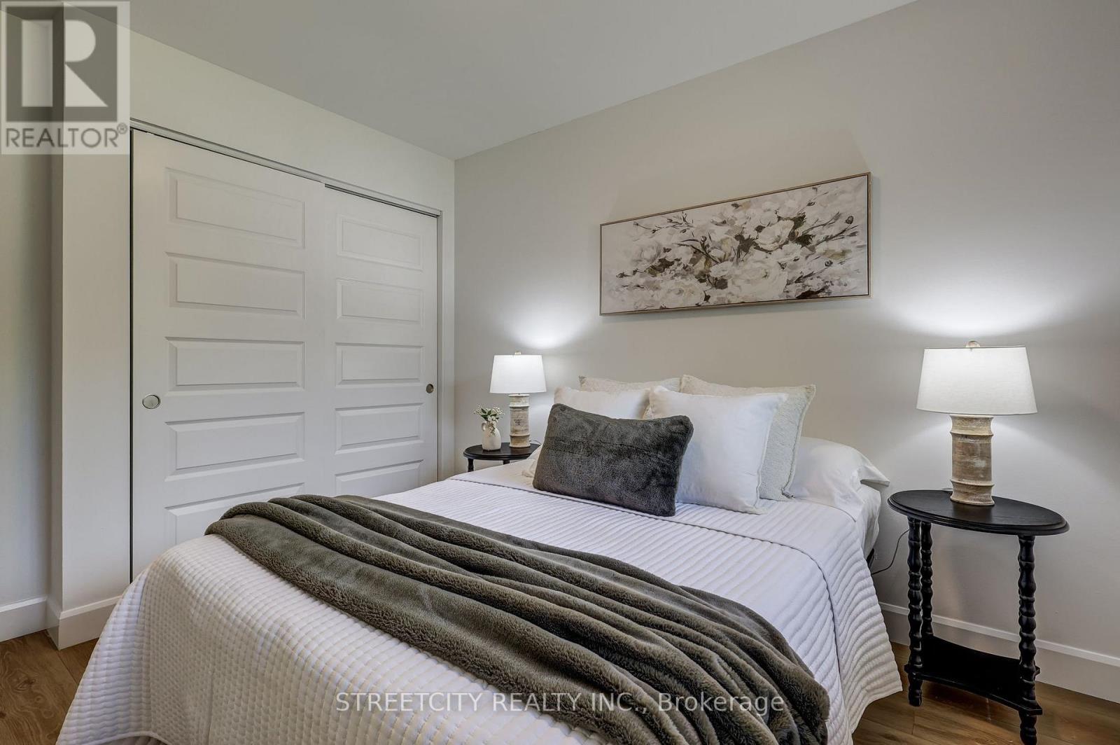 58 Manor Road, St. Thomas, Ontario  N5R 5N7 - Photo 19 - X12383261