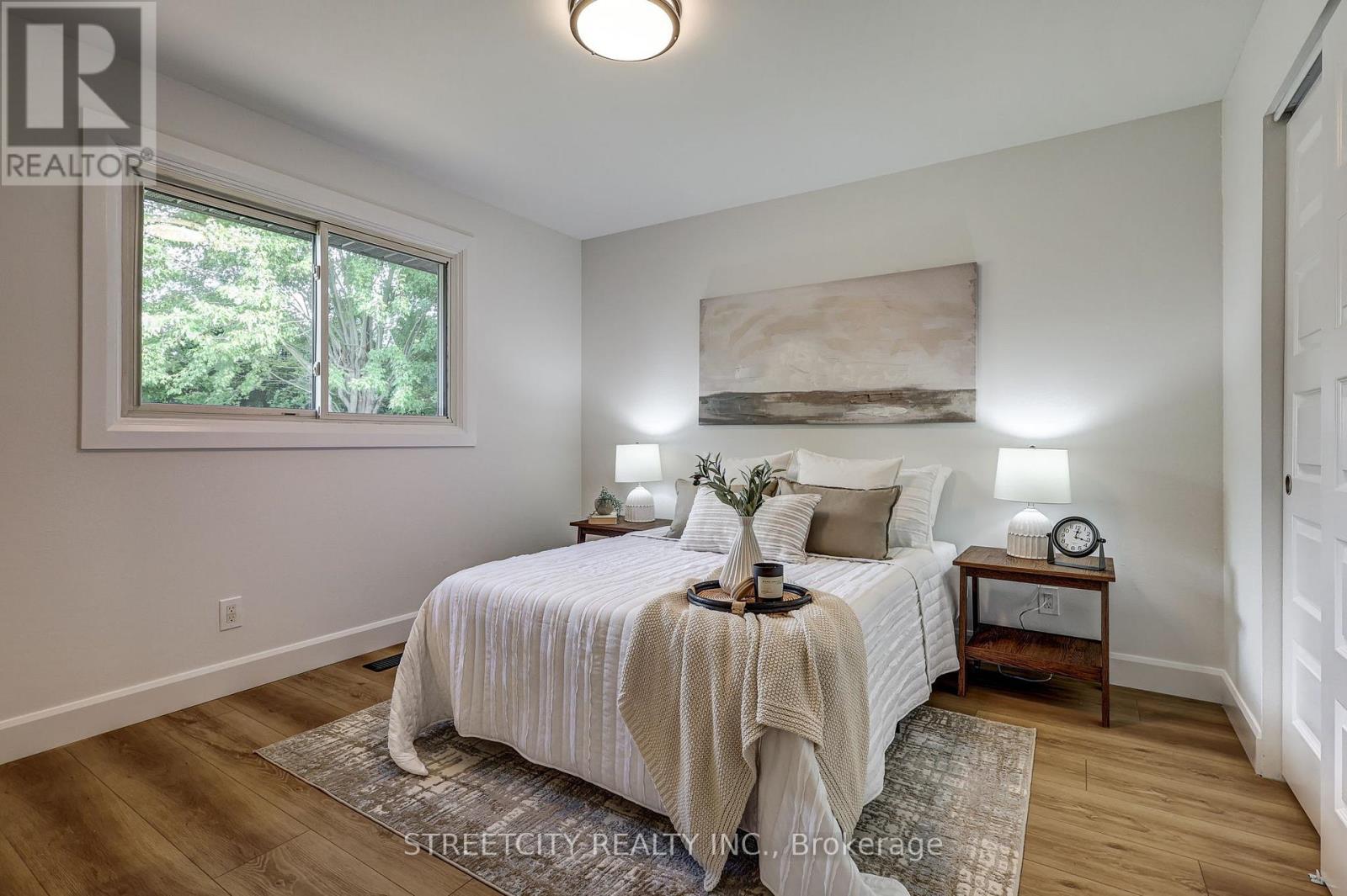58 Manor Road, St. Thomas, Ontario  N5R 5N7 - Photo 20 - X12383261