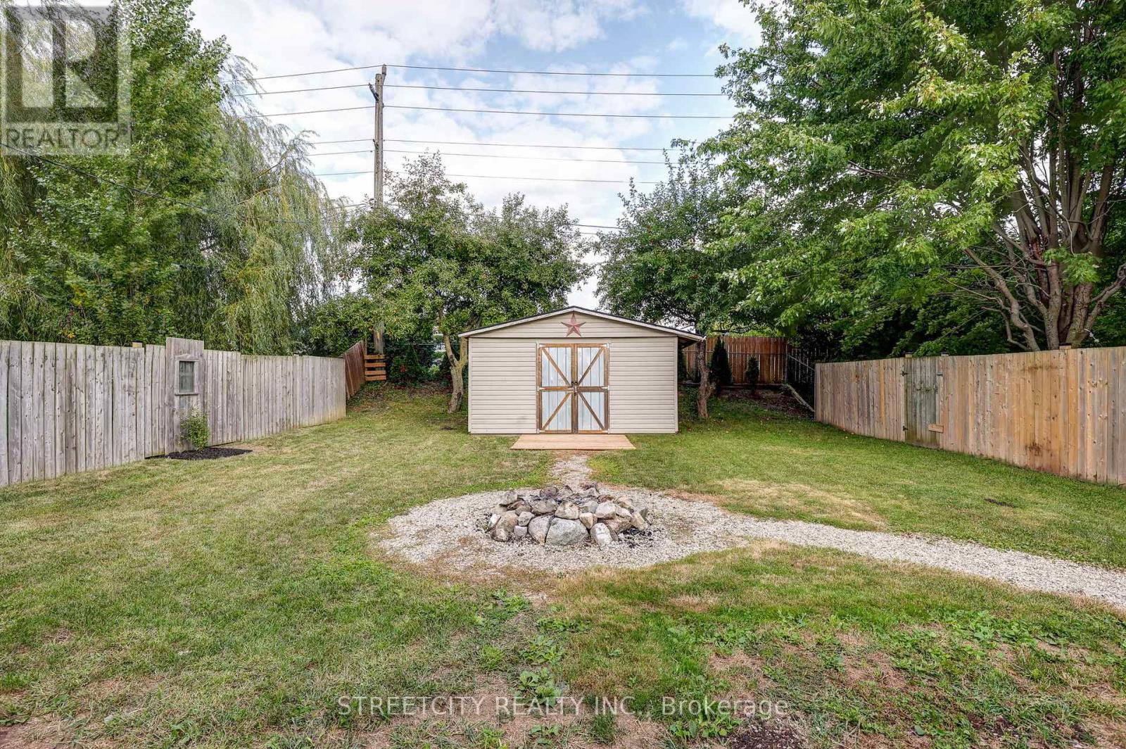 58 Manor Road, St. Thomas, Ontario  N5R 5N7 - Photo 44 - X12383261
